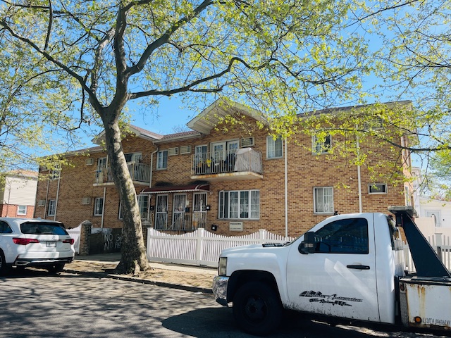 South Ozone Park, New York, 11436, United States, 11 Bedrooms Bedrooms, ,6 BathroomsBathrooms,Residential,For Sale,1983051