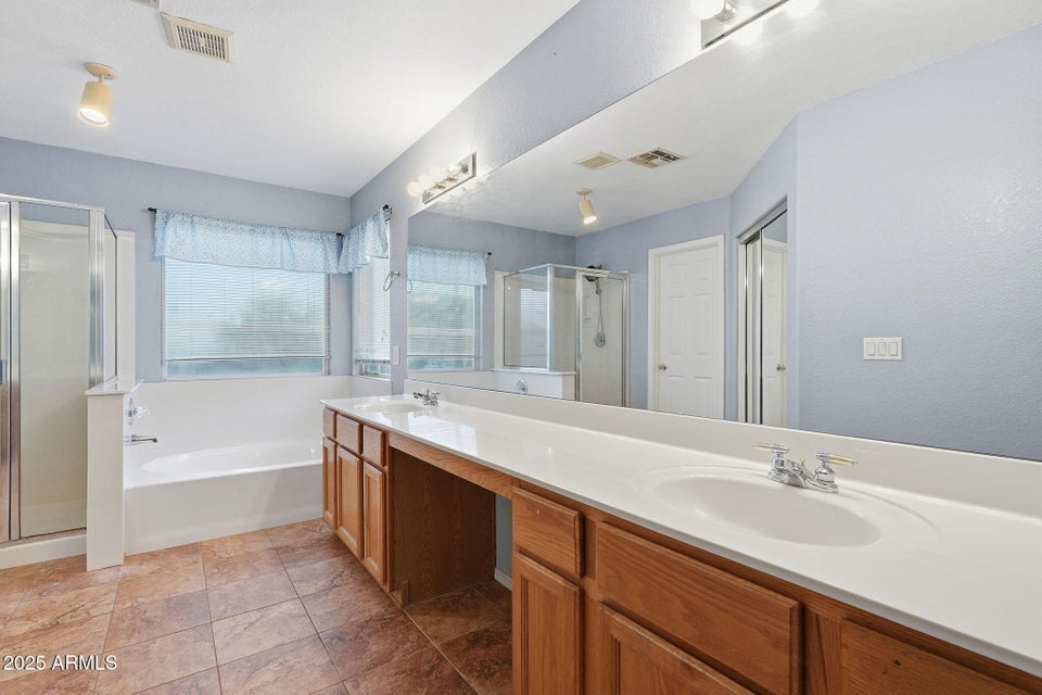 Phoenix, Arizona, 85048, United States, 4 Bedrooms Bedrooms, ,3 BathroomsBathrooms,Residential,For Sale,2009259