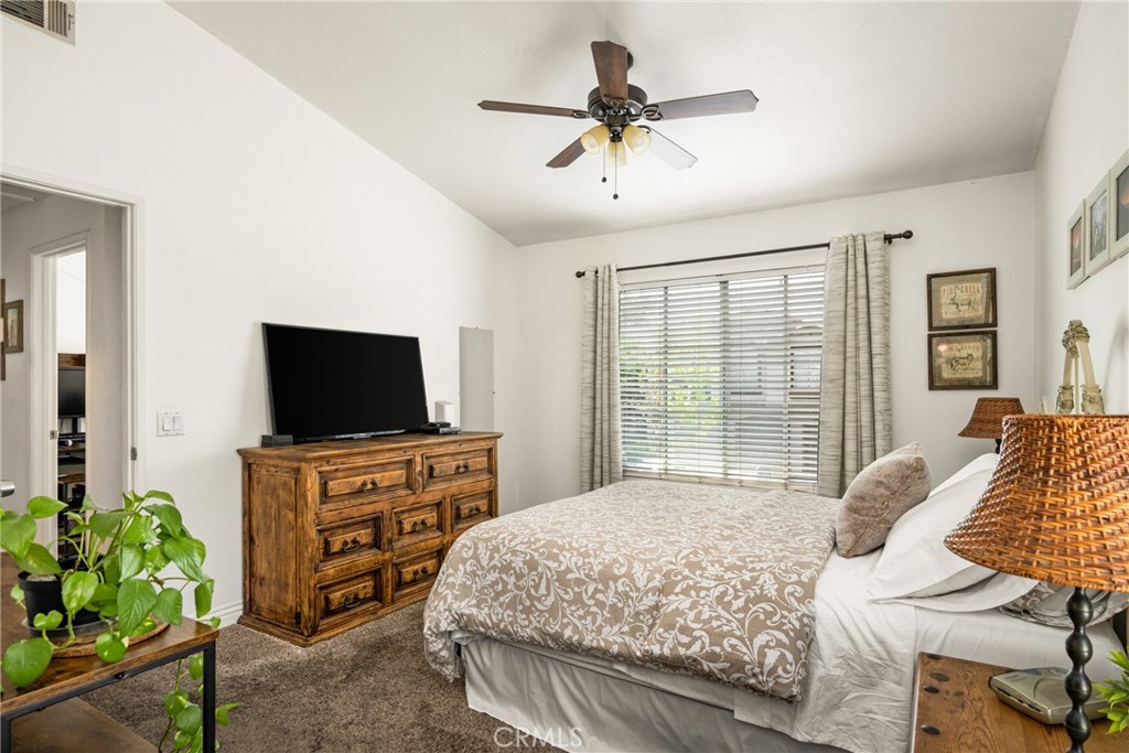 Lake Forest, California, 92610, United States, 2 Bedrooms Bedrooms, ,2 BathroomsBathrooms,Residential,For Sale,1846936
