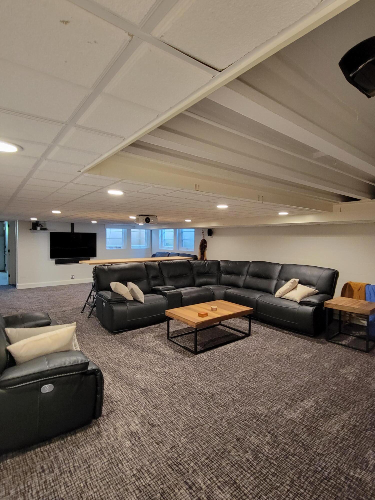 Alpena, Michigan, 49707, United States, 4 Bedrooms Bedrooms, ,6 BathroomsBathrooms,Residential,For Sale,1978367