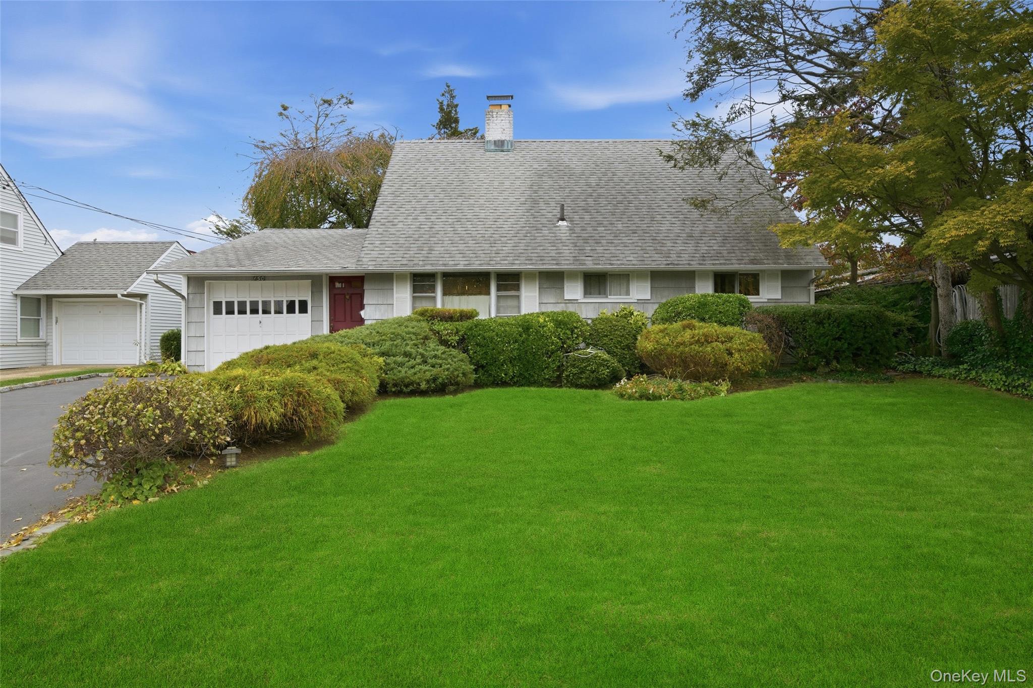 Levittown, New York, 11756, United States, 4 Bedrooms Bedrooms, ,1 BathroomBathrooms,Residential,For Sale,1987687