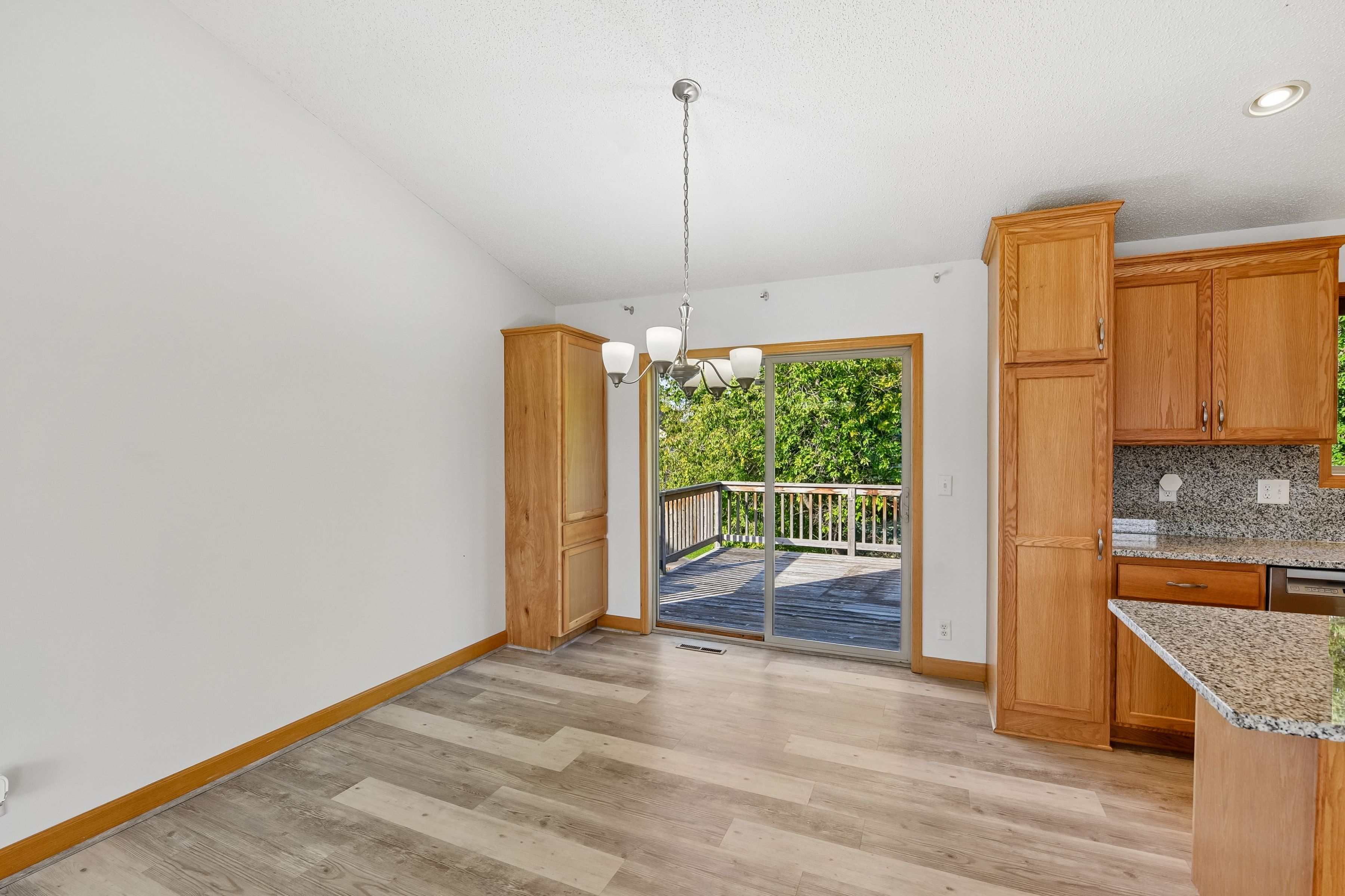  Refreshed Home in Lovely Farmington Location - 物件實景