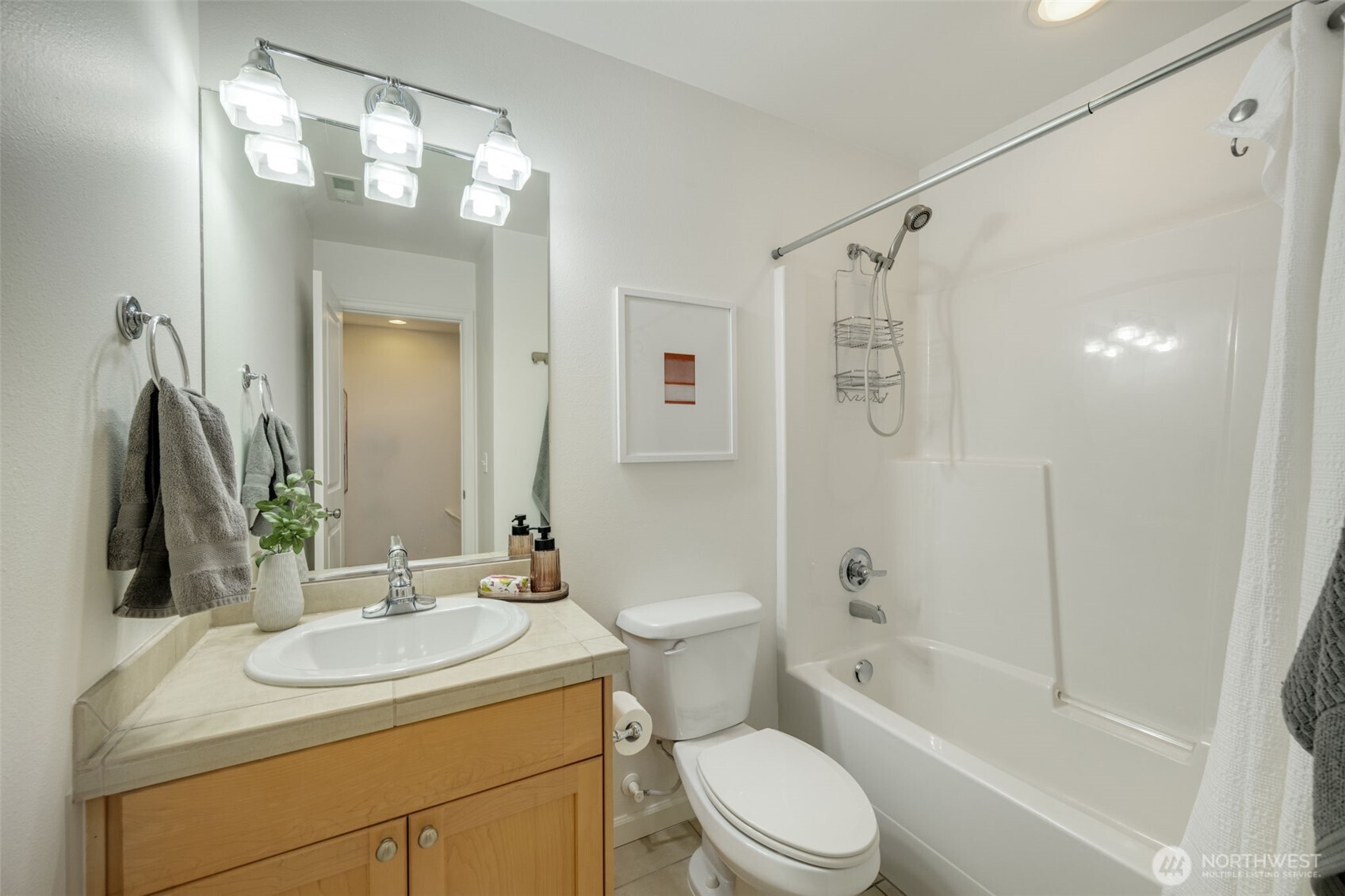Seattle, Washington, 98108, United States, 3 Bedrooms Bedrooms, ,2 BathroomsBathrooms,Residential,For Sale,1862299
