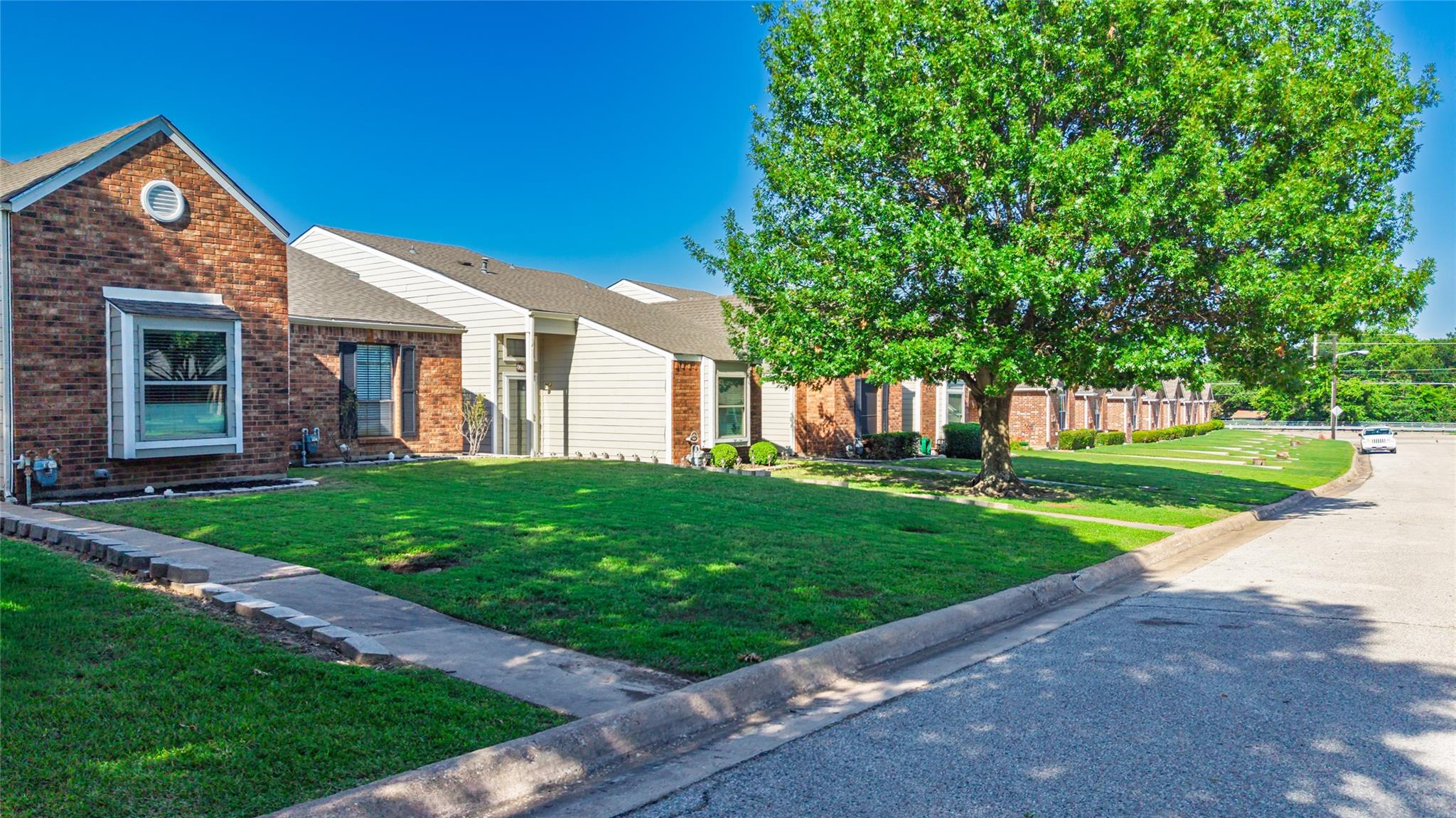 Greenville, Texas, 75402, United States, 18 Bedrooms Bedrooms, ,18 BathroomsBathrooms,Residential,For Sale,2049312