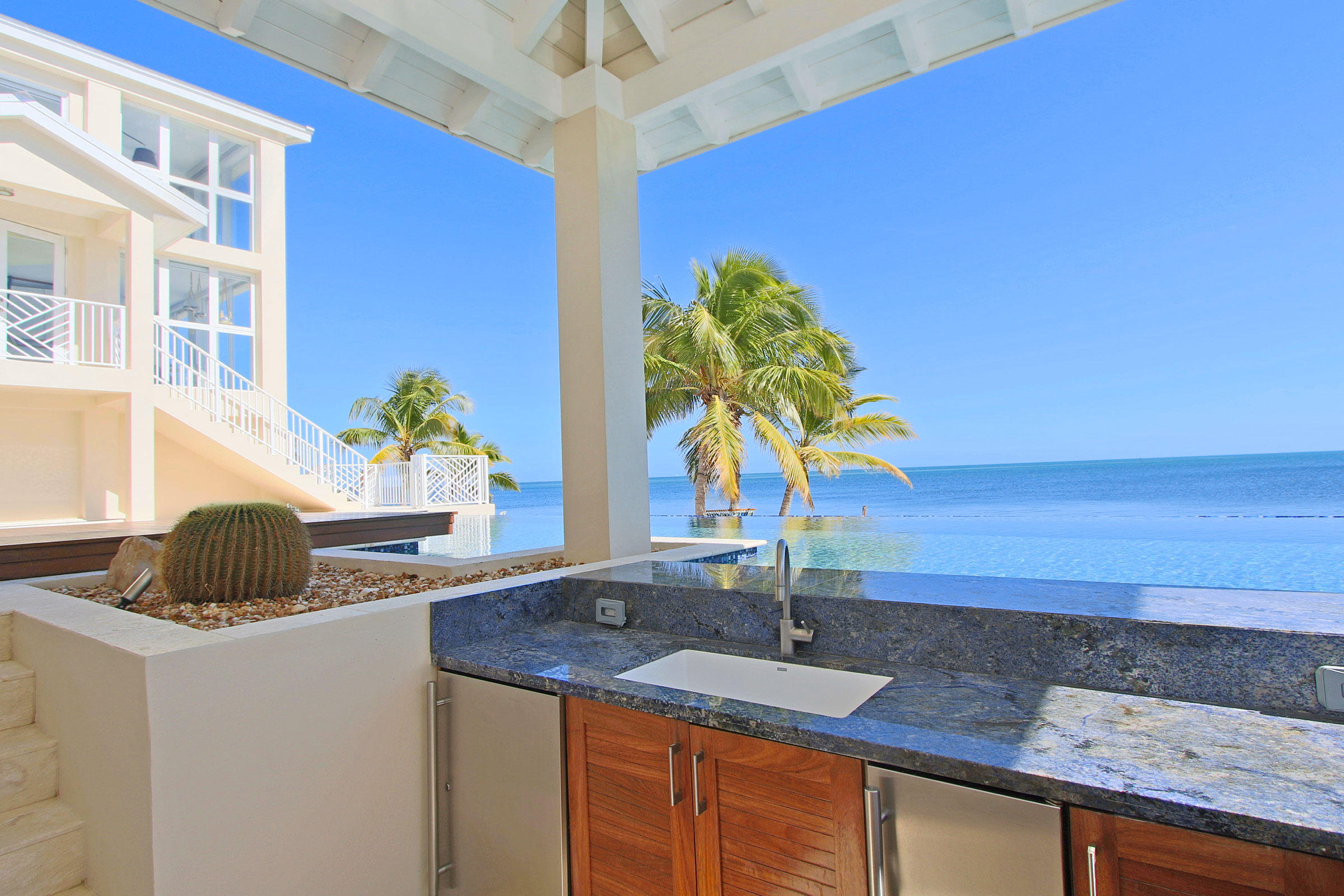 30 Ocean Front Drive, KEY LARGO, Florida, 33037, United States, 4 Bedrooms Bedrooms, ,4 BathroomsBathrooms,Residential,For Sale,30 Ocean Front Drive,1675367
