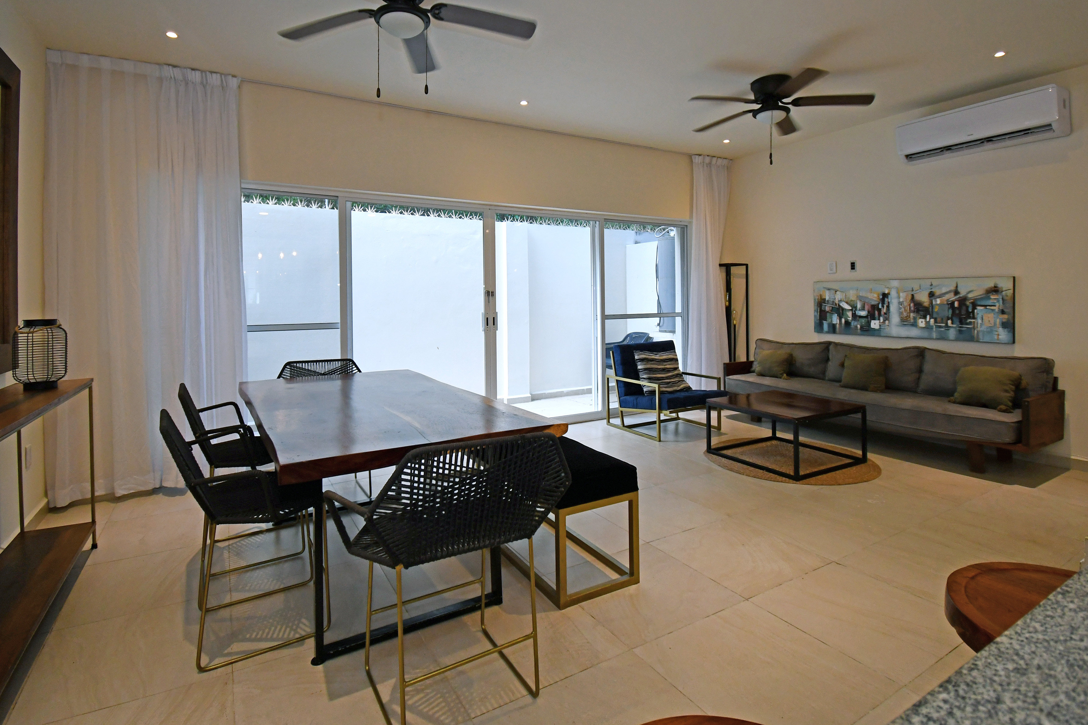  Modern Three-Bedroom Home in Selvanova Coto 3B - 物件實景