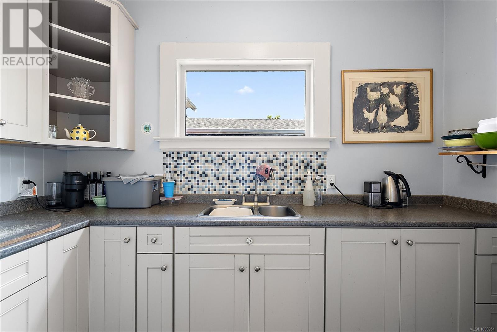 VICTORIA, British Columbia, V8V 2H6, CA, 3 Bedrooms Bedrooms, ,2 BathroomsBathrooms,Residential,For Sale,1906756