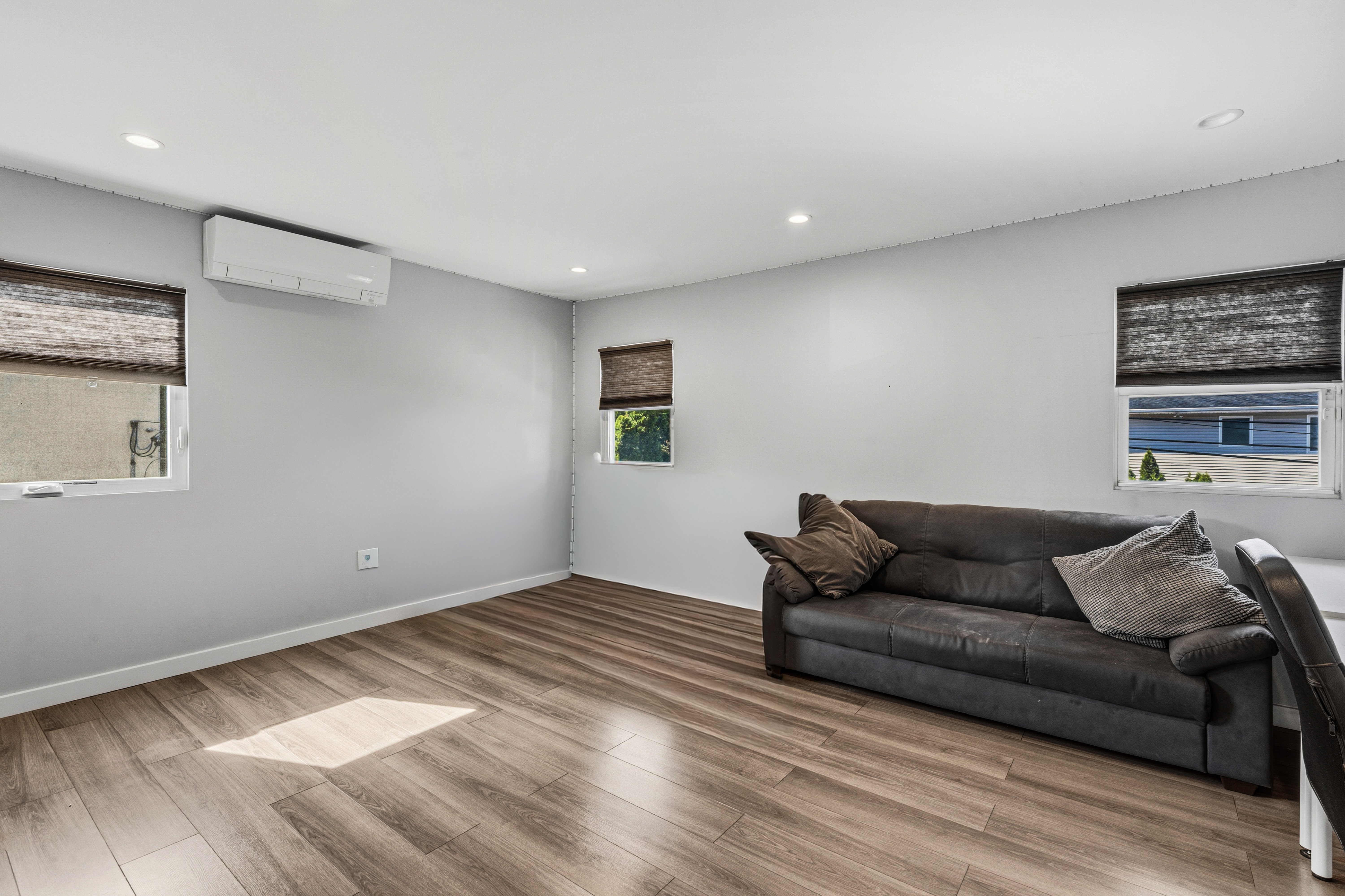  31 Sutton Hill Lane, Manhasset Hills, NY, 11040 - 物件實景