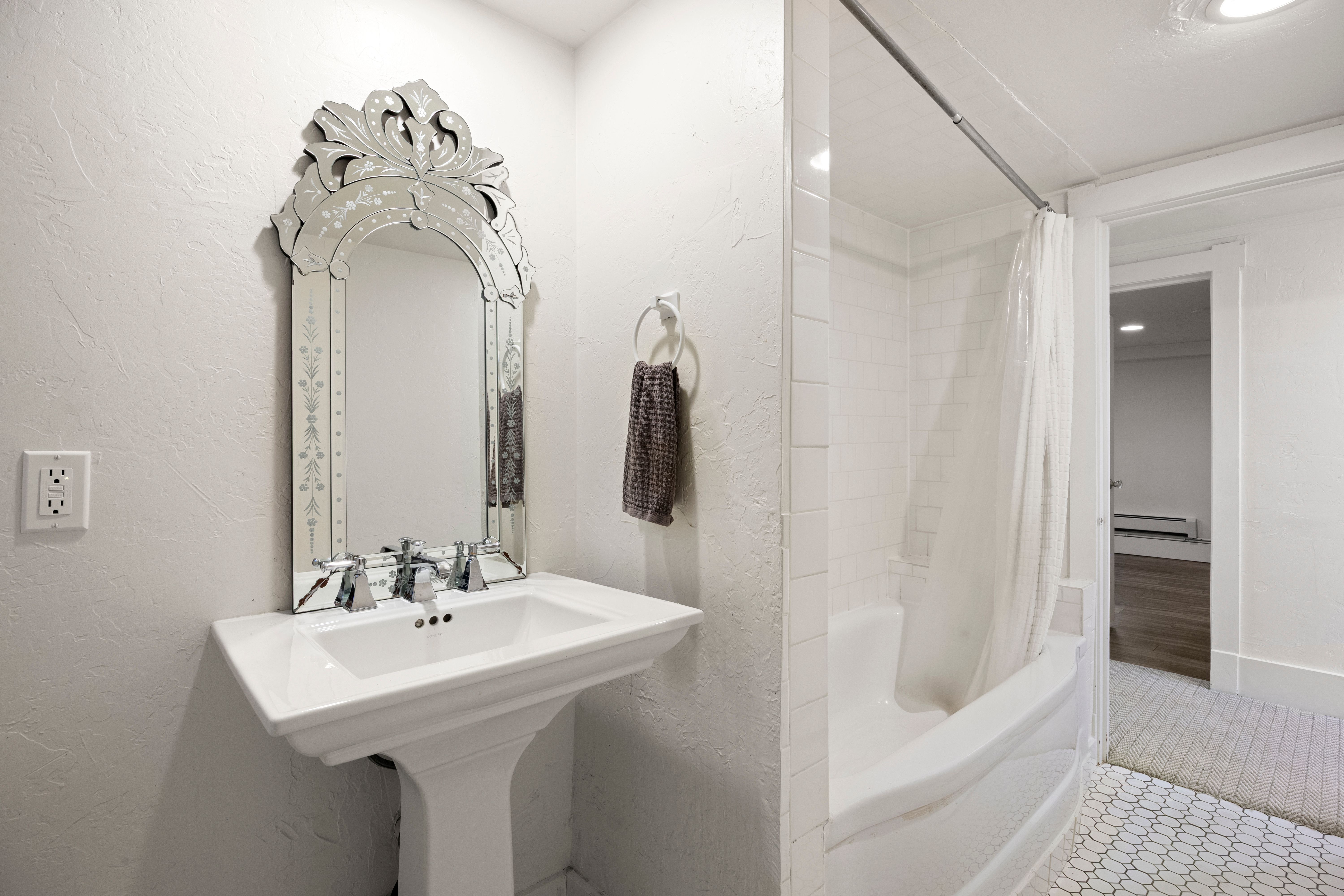  Mediterranean Masterpiece Spanning Prestigious 7th Avenue Parkway - 物件實景