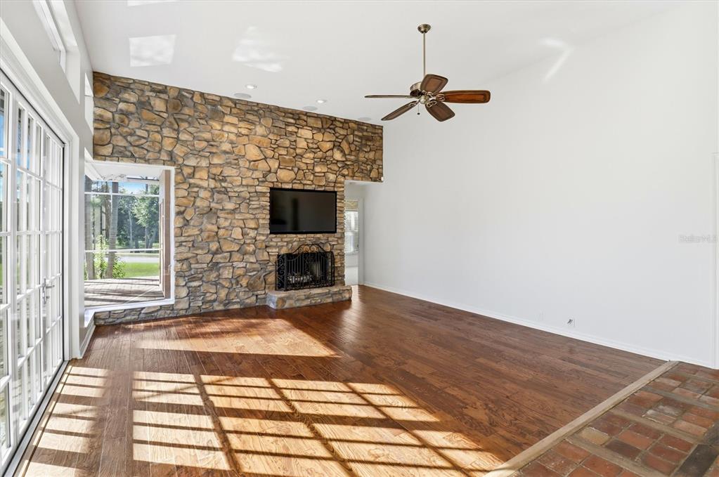 Lake Mary, Florida, 32746, United States, 4 Bedrooms Bedrooms, ,4 BathroomsBathrooms,Residential,For Sale,2000919