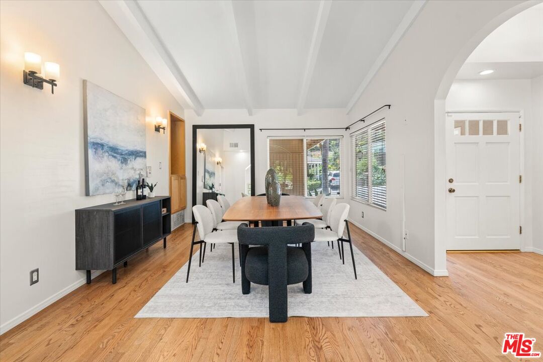 Los Angeles, California, 90049, United States, 3 Bedrooms Bedrooms, ,3 BathroomsBathrooms,Residential,For Sale,1908650