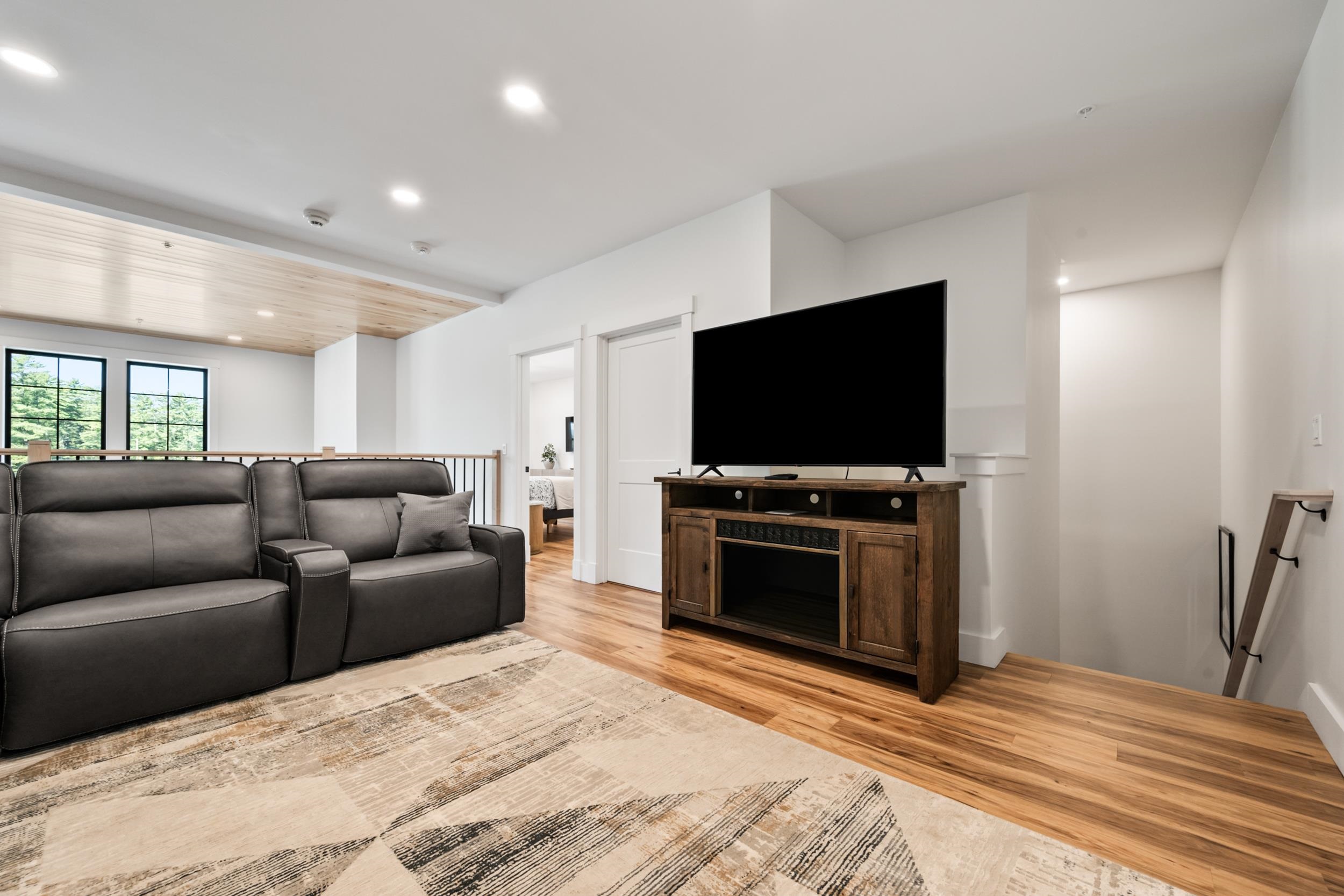 Conway, New Hampshire, 03860, United States, 3 Bedrooms Bedrooms, ,2 BathroomsBathrooms,Residential,For Sale,1991072