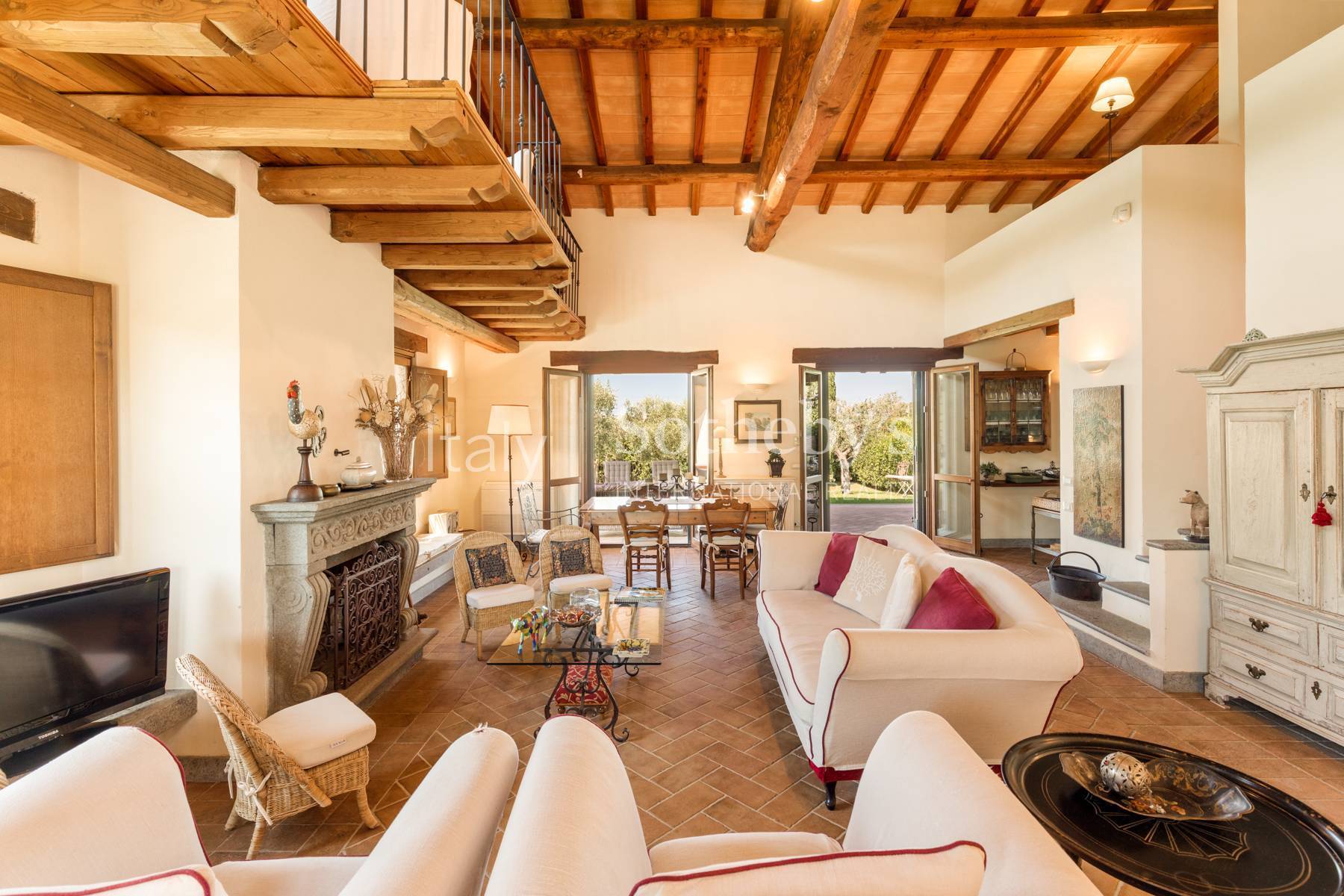  Villa with Stunning Pool and Private Park - 物件實景