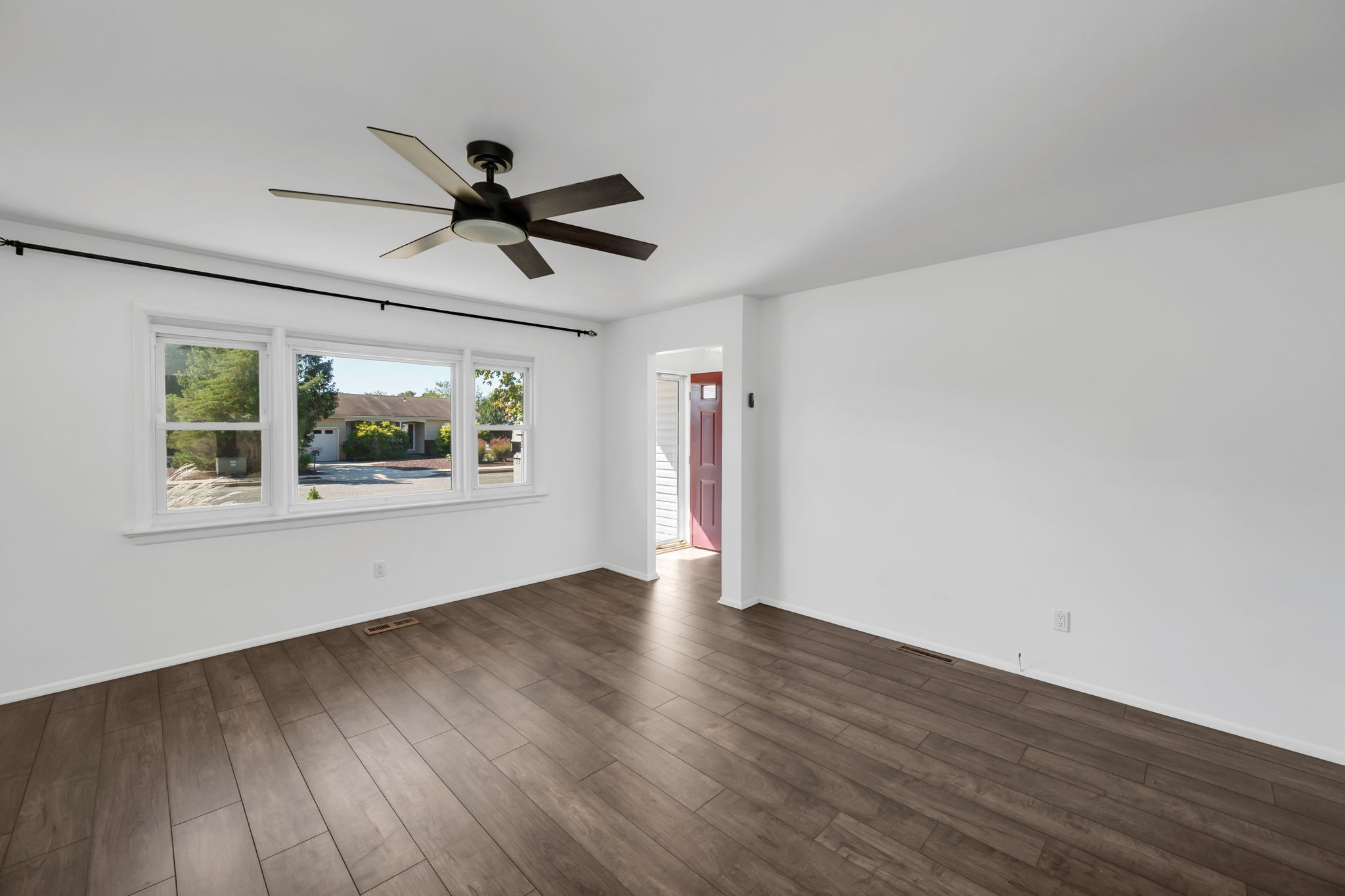  Sunny and Bright Yorkshire Model in Silver Ridge Park West - 物件實景