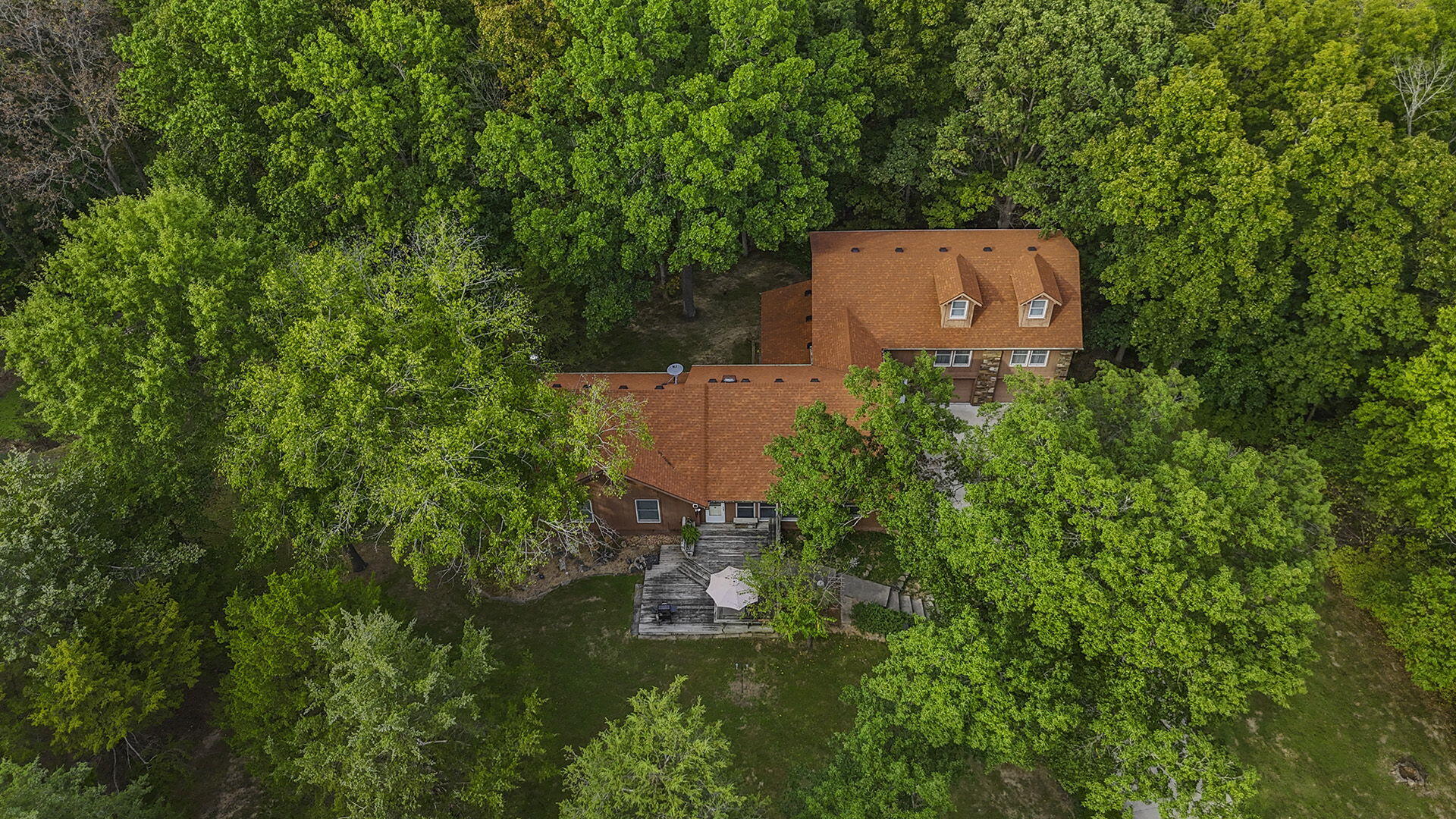 COLUMBIA, Missouri, 65203, United States, 5 Bedrooms Bedrooms, ,3 BathroomsBathrooms,Residential,For Sale,1975322