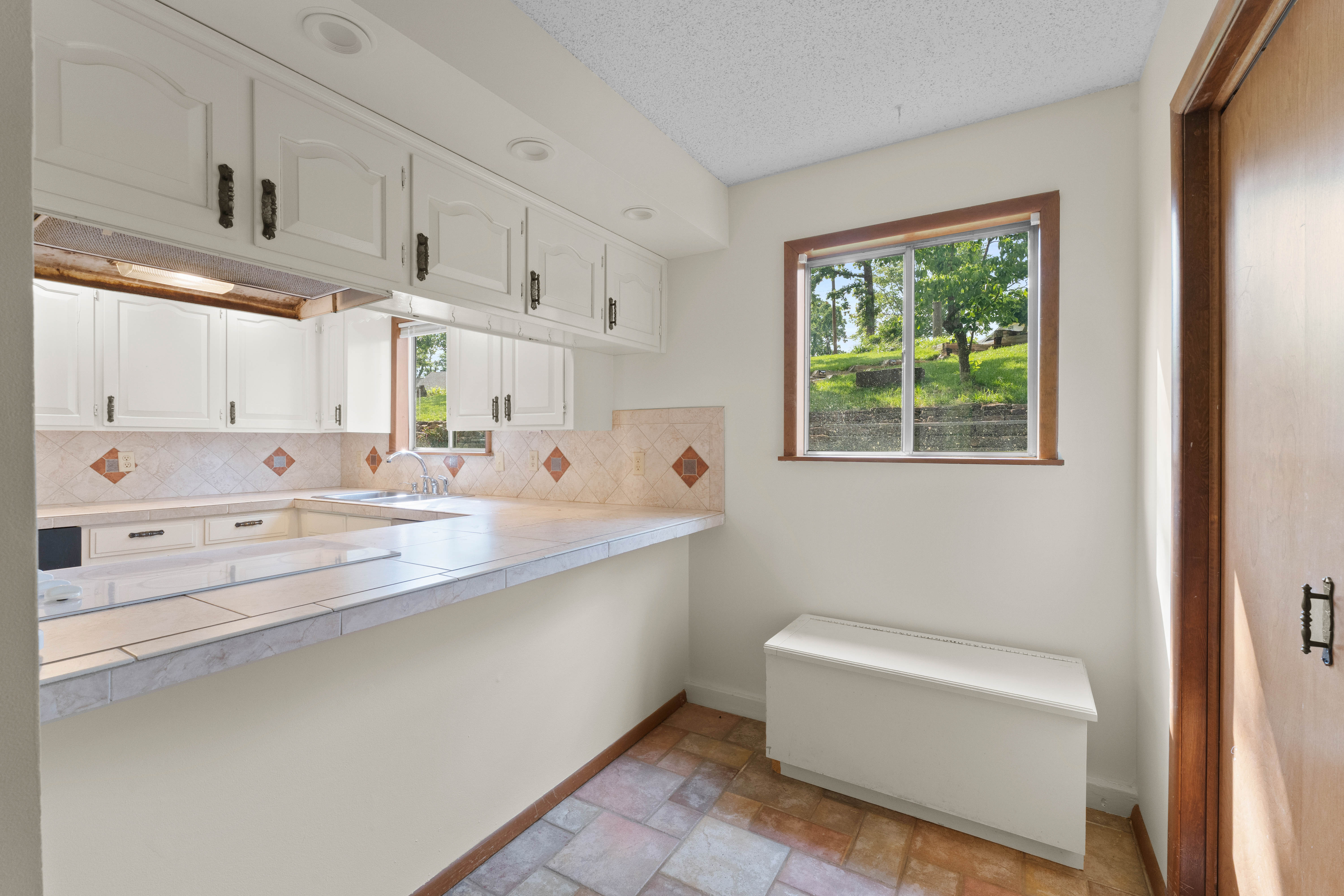Bentonville, Arkansas, 72712, United States, 3 Bedrooms Bedrooms, ,2 BathroomsBathrooms,Residential,For Sale,1846586