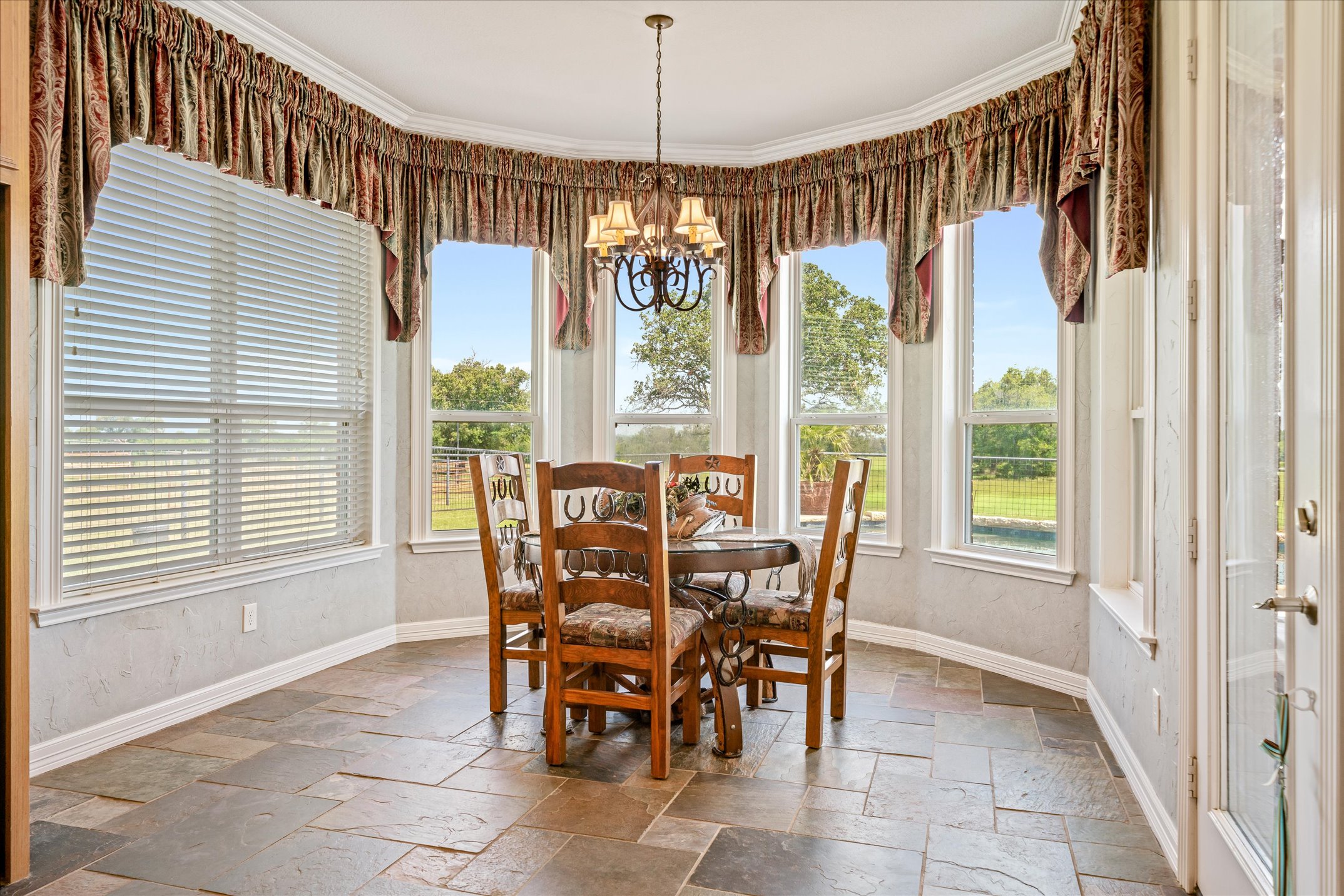 Grand Saline, Texas, 75140, United States, 3 Bedrooms Bedrooms, ,4 BathroomsBathrooms,Residential,For Sale,1977642