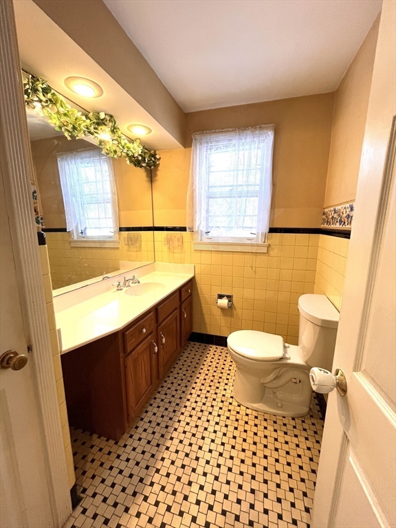 Fitchburg, Massachusetts, 01420, United States, 3 Bedrooms Bedrooms, ,3 BathroomsBathrooms,Residential,For Sale,2005114