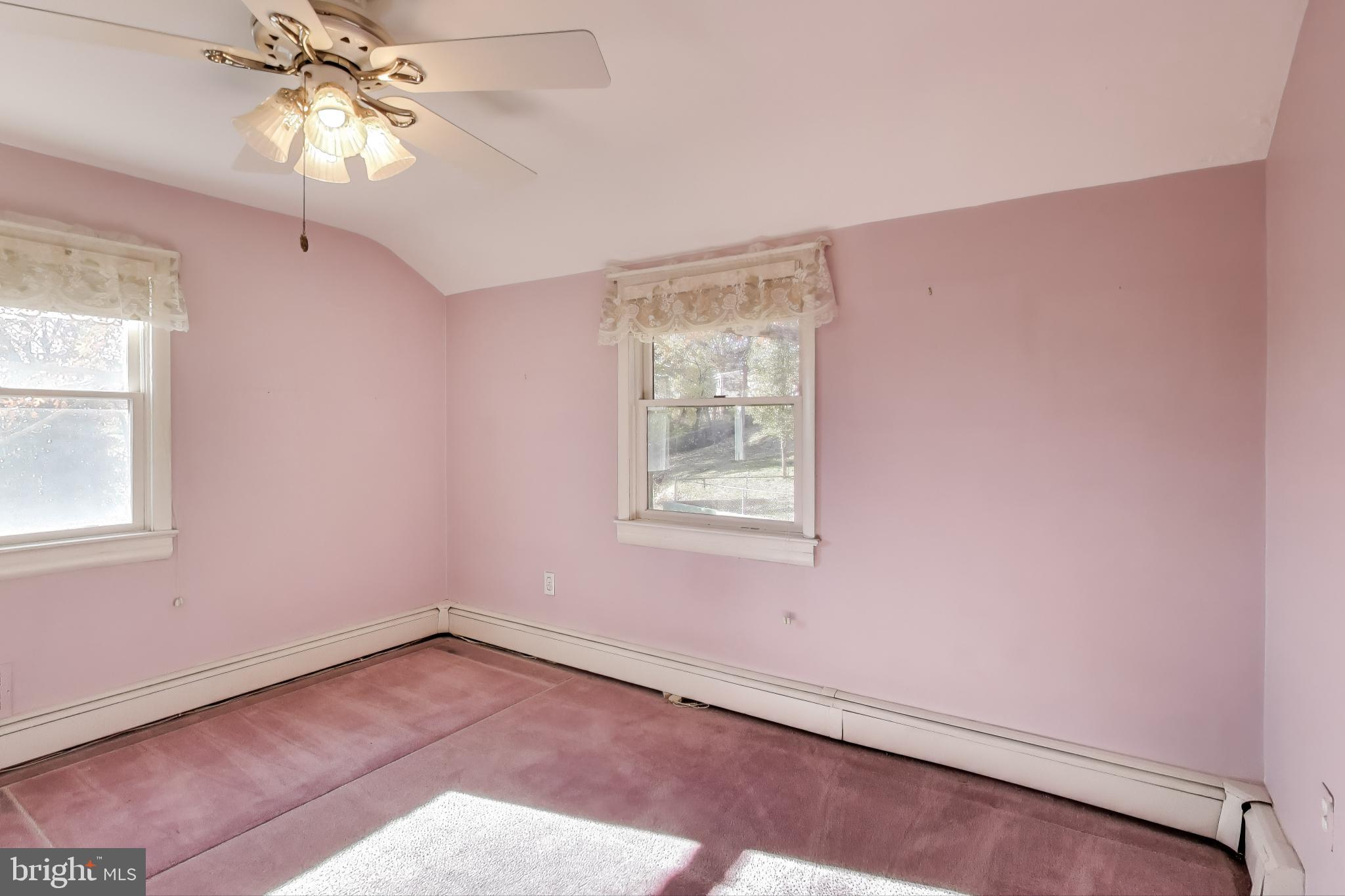 Cheverly, Maryland, 20785, United States, 5 Bedrooms Bedrooms, ,2 BathroomsBathrooms,Residential,For Sale,1990402