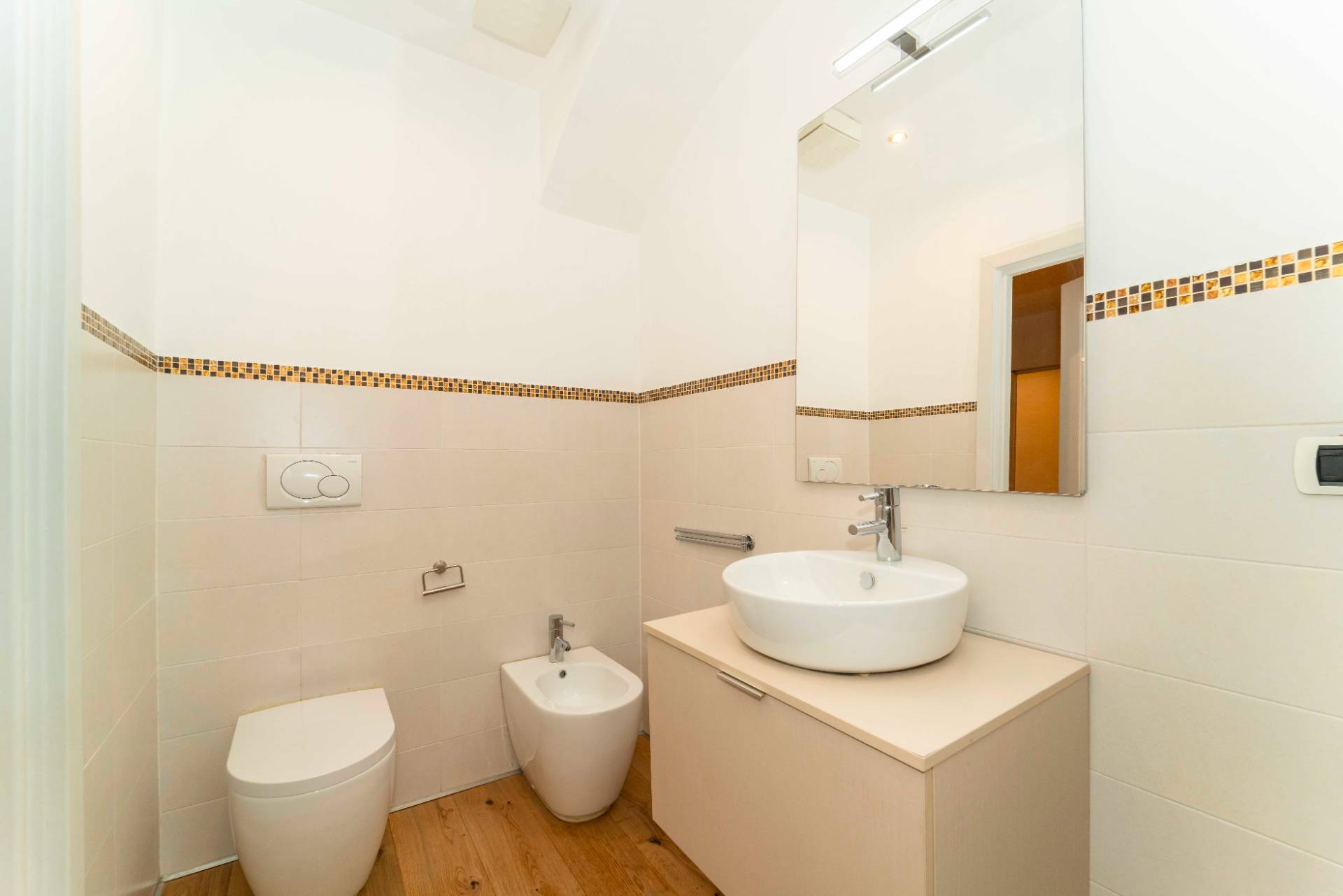 Torino, Torino, 10100, IT, 3 Bedrooms Bedrooms, ,4 BathroomsBathrooms,Residential,For Sale,1989307