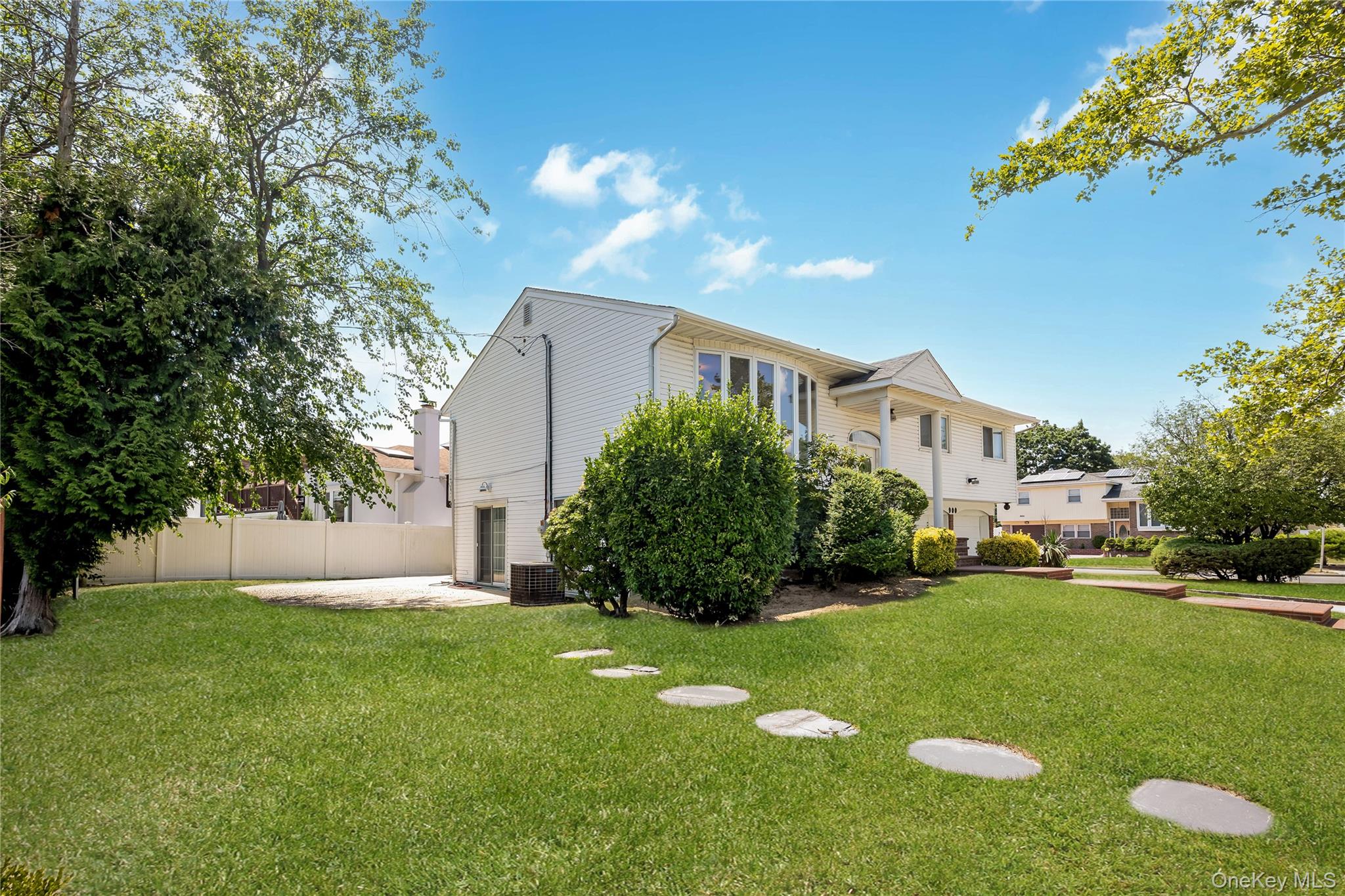 Flanders Dr, Valley Stream, NY 11581 #1