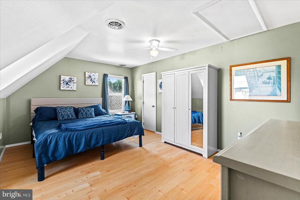 Colonial Beach, Virginia, 22443, United States, 4 Bedrooms Bedrooms, ,3 BathroomsBathrooms,Residential,For Sale,1905965