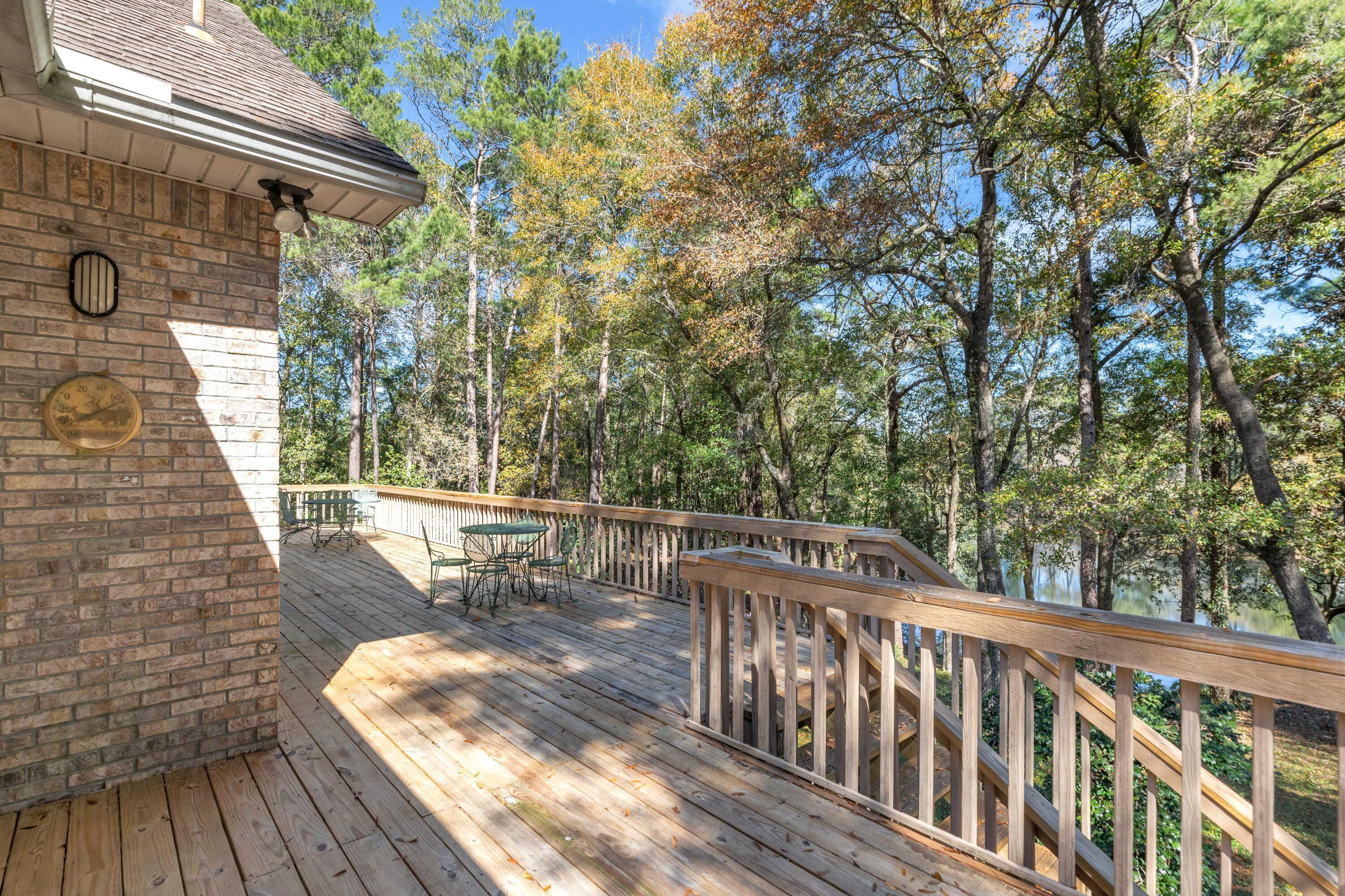 Niceville, Florida, 32578, United States, 5 Bedrooms Bedrooms, ,5 BathroomsBathrooms,Residential,For Sale,1798337