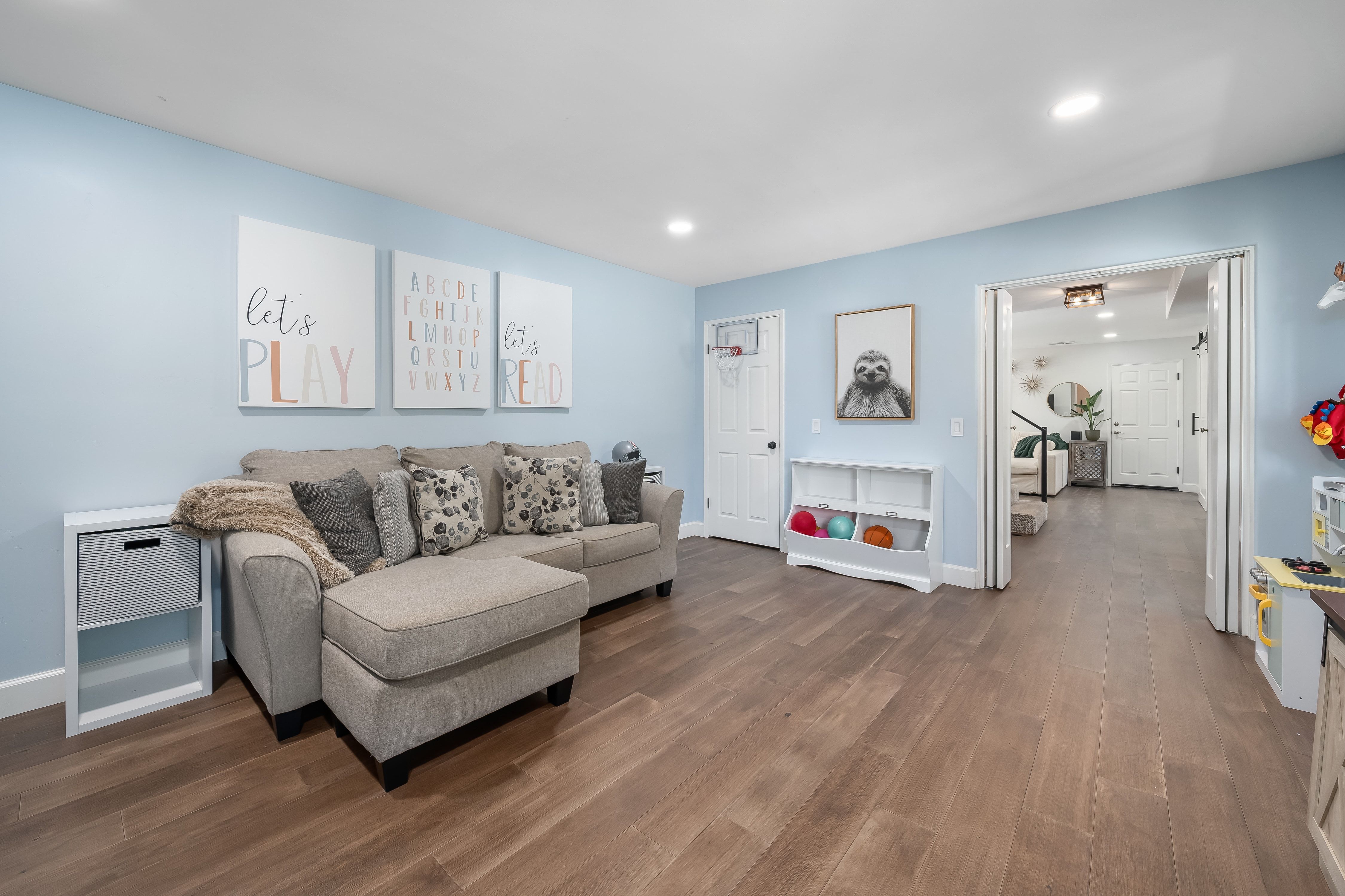  California Coastal Living Meets Modern Farmhouse Design - 物件實景
