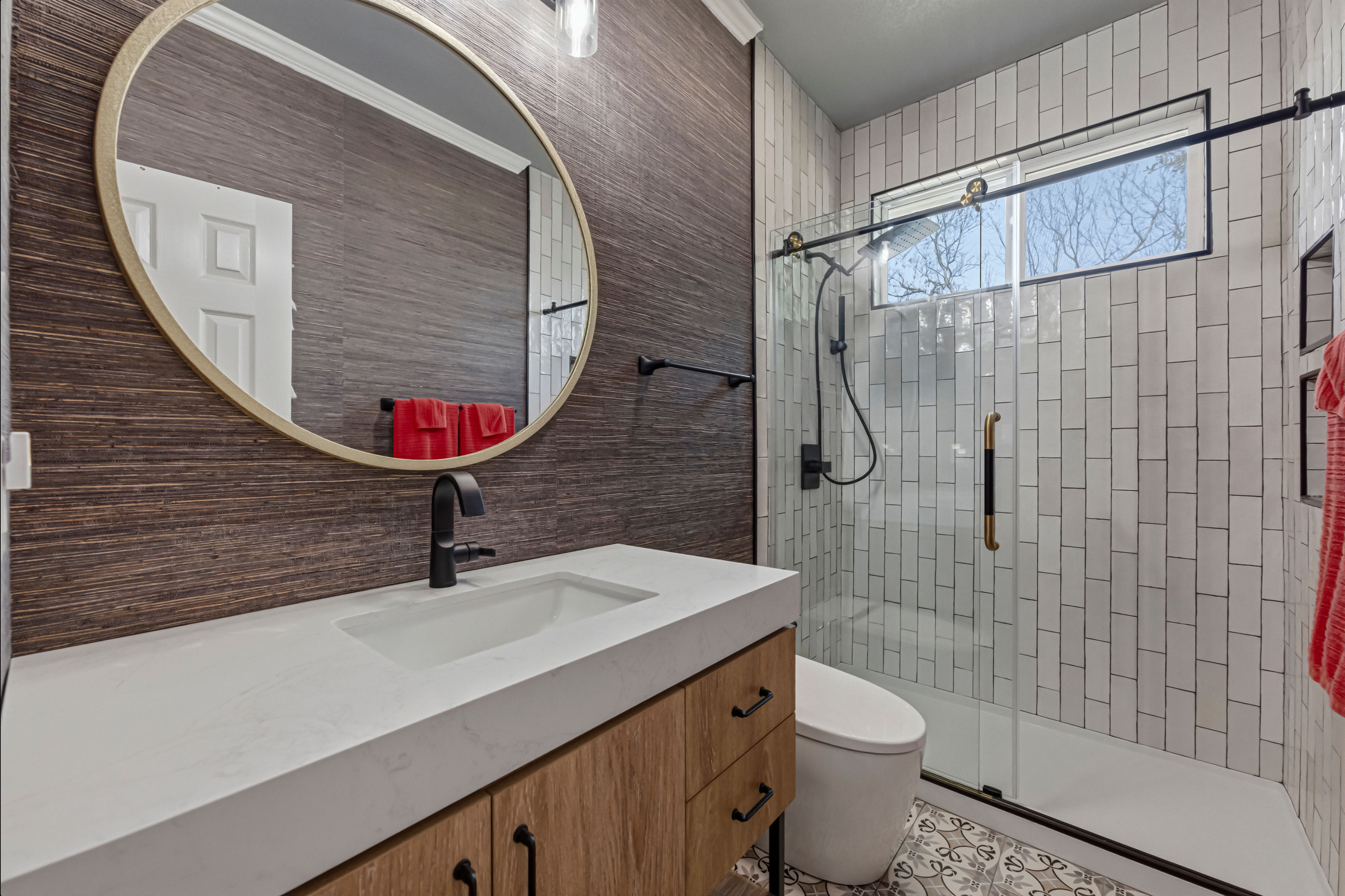  Single-Story Retreat on One Acre with Close Proximity to Private Schools - 物件實景