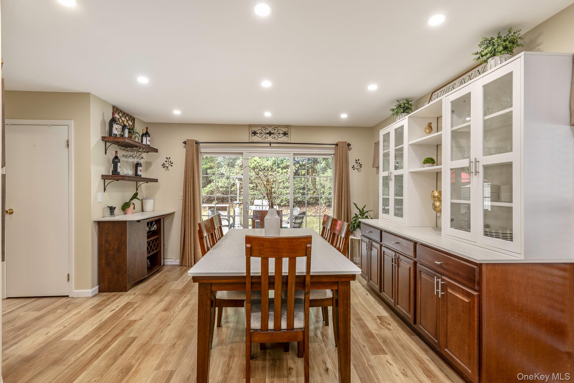 Middle Island, New York, 11953, United States, 3 Bedrooms Bedrooms, ,3 BathroomsBathrooms,Residential,For Sale,1932186