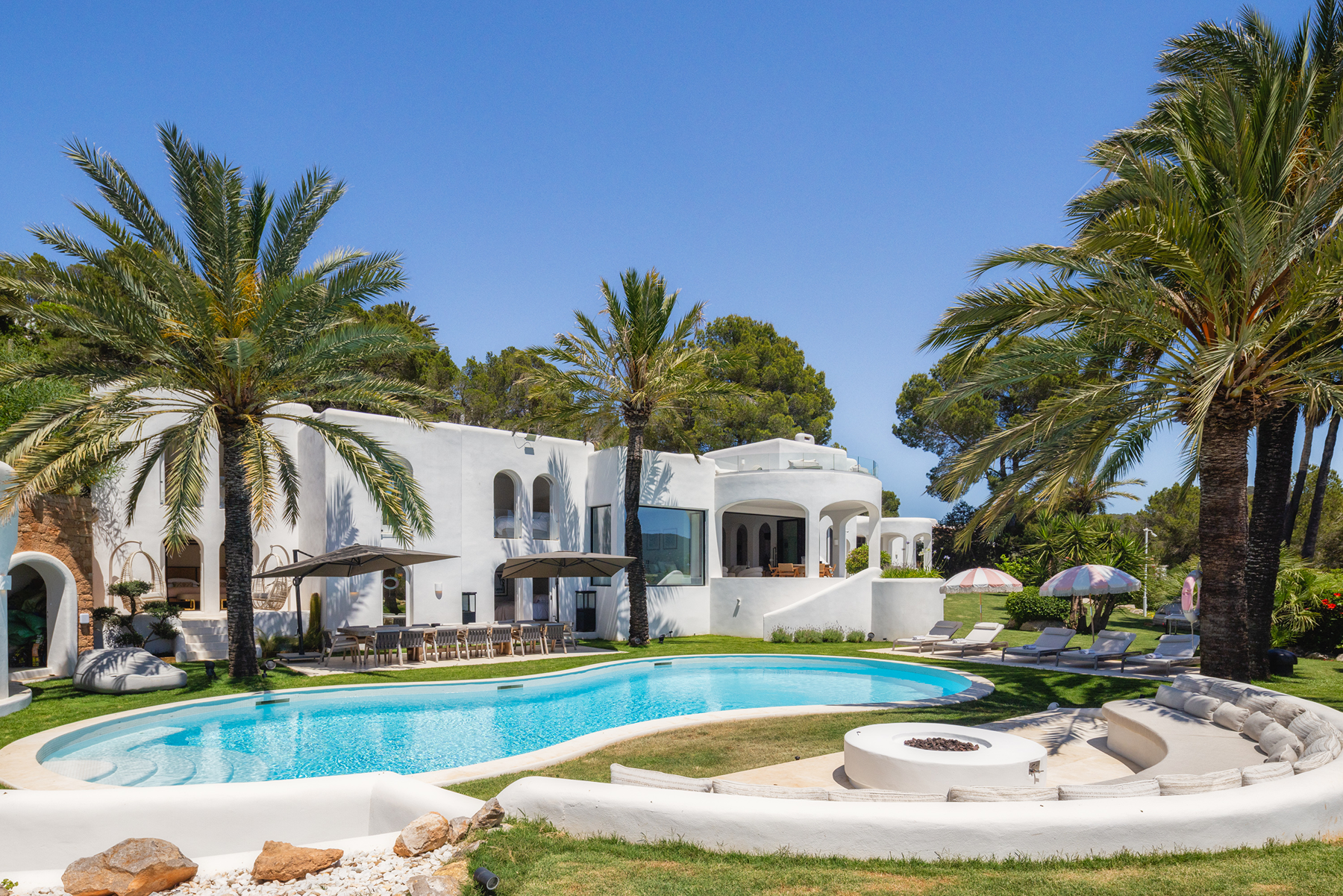  A landmark statement estate on Ibiza’s west coast - 物件實景