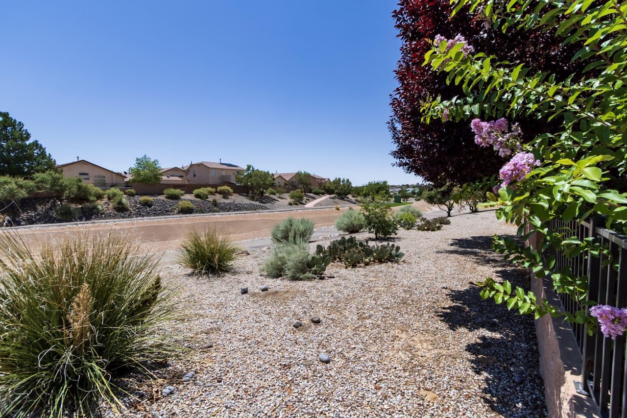 Rio Rancho, New Mexico, 87124, United States, 5 Bedrooms Bedrooms, ,3 BathroomsBathrooms,Residential,For Sale,1898268