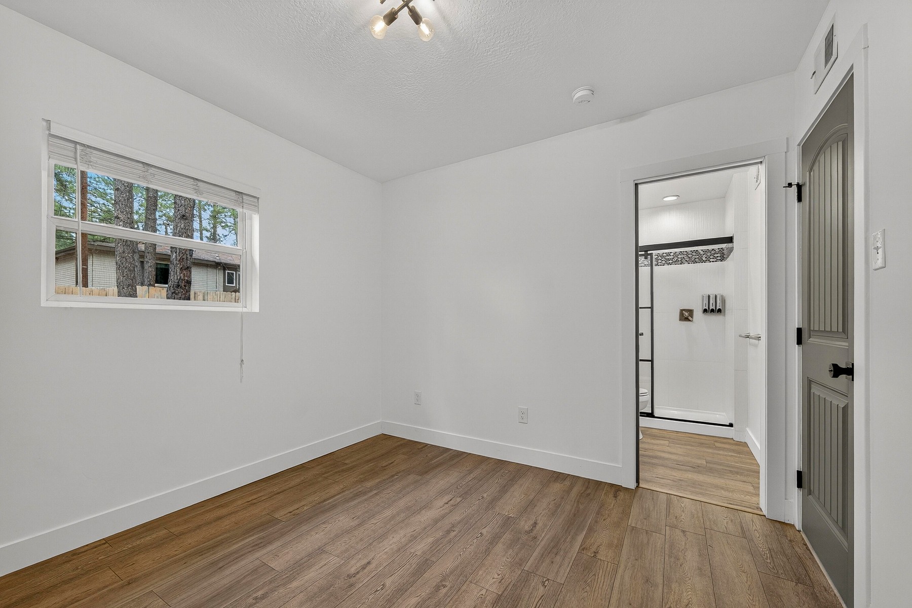  530 N Charles Road ¦Flagstaff, AZ - 物件實景