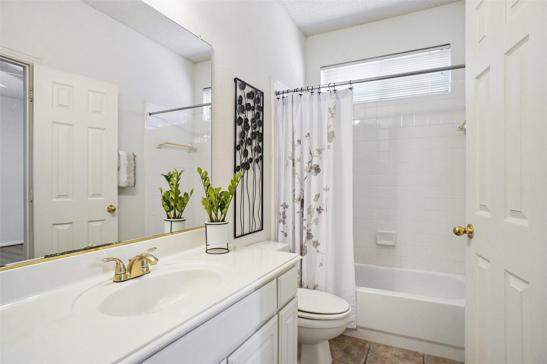 Plano, Texas, 75024, United States, 4 Bedrooms Bedrooms, ,3 BathroomsBathrooms,Residential,For Sale,1981856