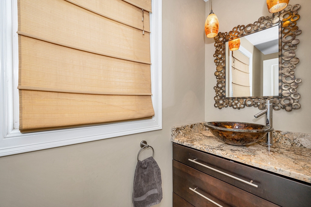 Salisbury, Massachusetts, 01952, United States, 4 Bedrooms Bedrooms, ,3 BathroomsBathrooms,Residential,For Sale,1899525