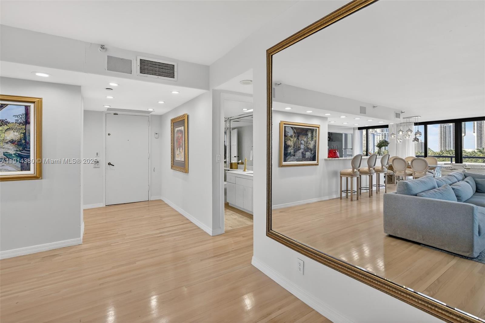 Aventura, Florida, 33180, United States, 3 Bedrooms Bedrooms, ,3 BathroomsBathrooms,Residential,For Sale,1994376