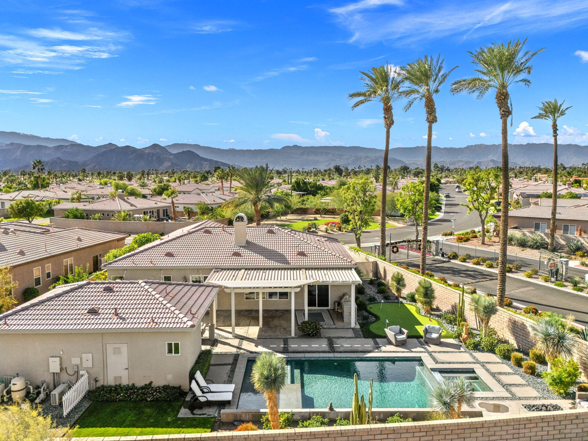 La Quinta, California, 92253, United States, 5 Bedrooms Bedrooms, ,3 BathroomsBathrooms,Residential,For Sale,1998389