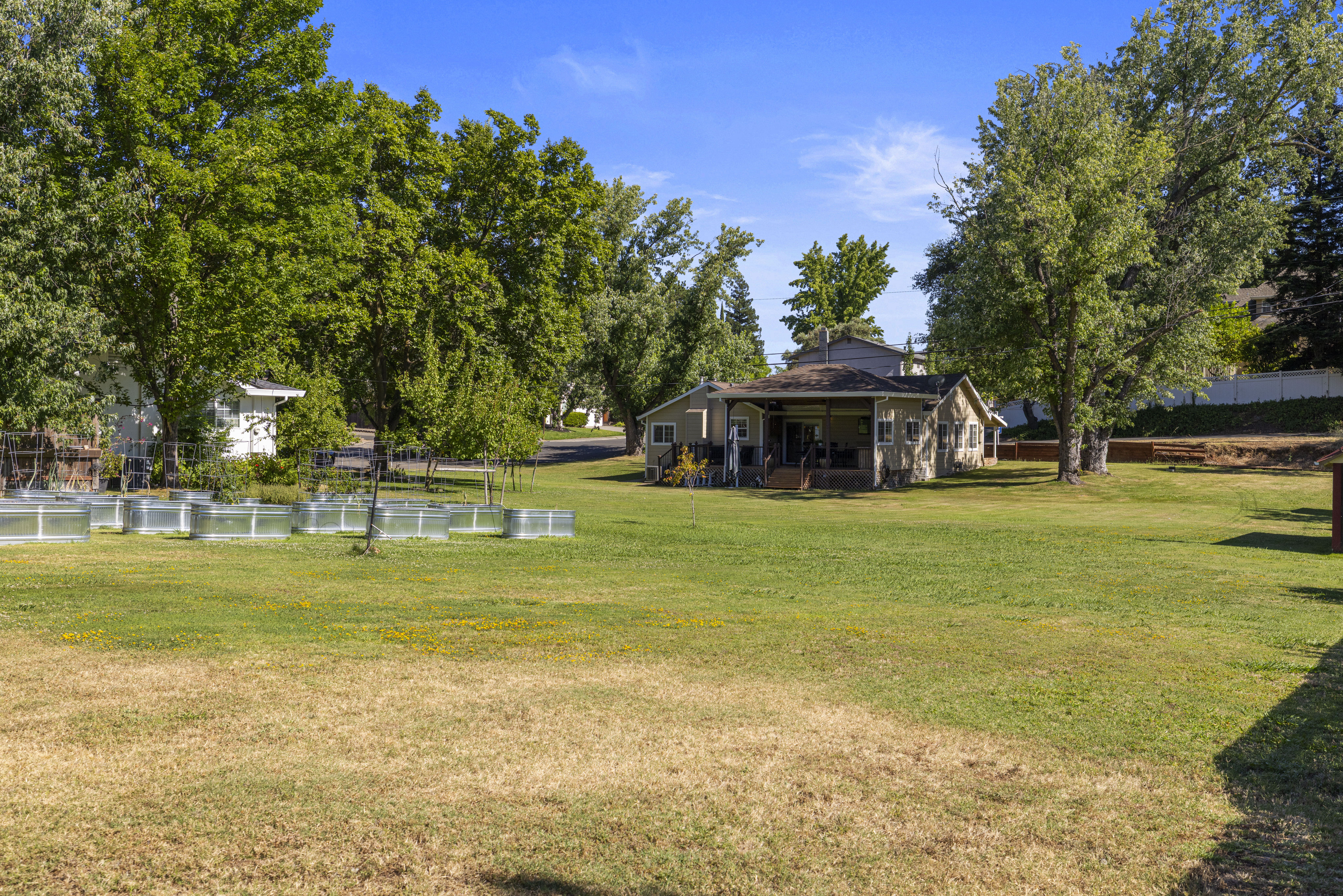  8723 Phoenix Avenue, Fair Oaks, CA 95628 - 物件實景