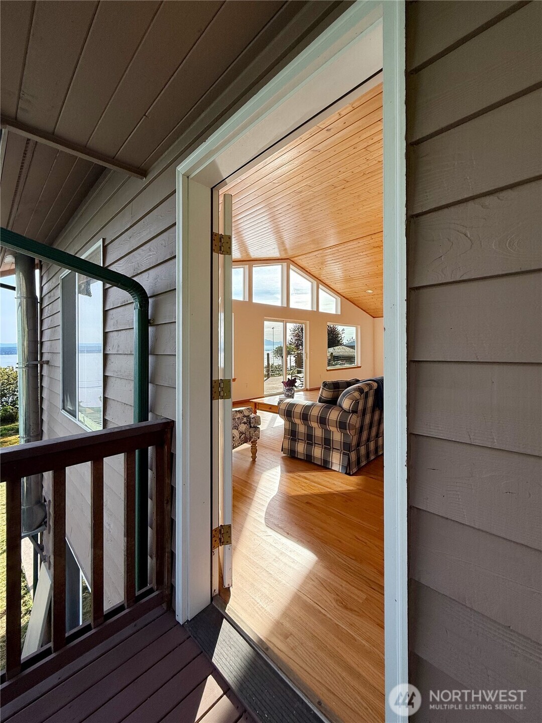 Hat Island, Washington, 98206, United States, 2 Bedrooms Bedrooms, ,2 BathroomsBathrooms,Residential,For Sale,1975923