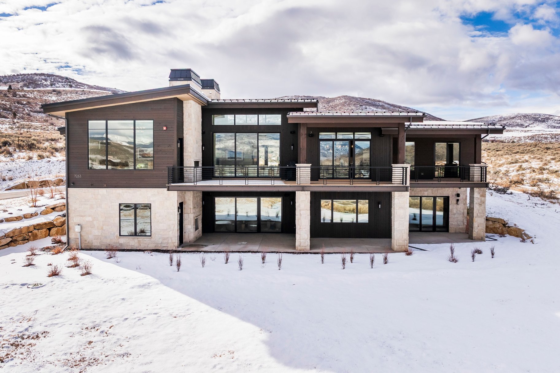  Beautiful Modern Custom Home with Rock Cliff Views at Victory Ranch - 物件實景