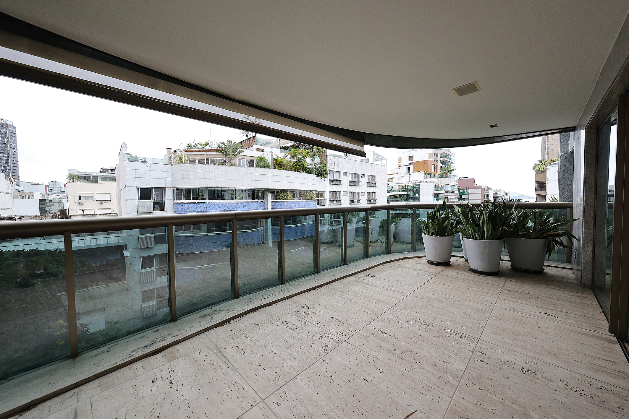  Duplex penthouse with ocean views in Leblon and generous layout - 物件實景