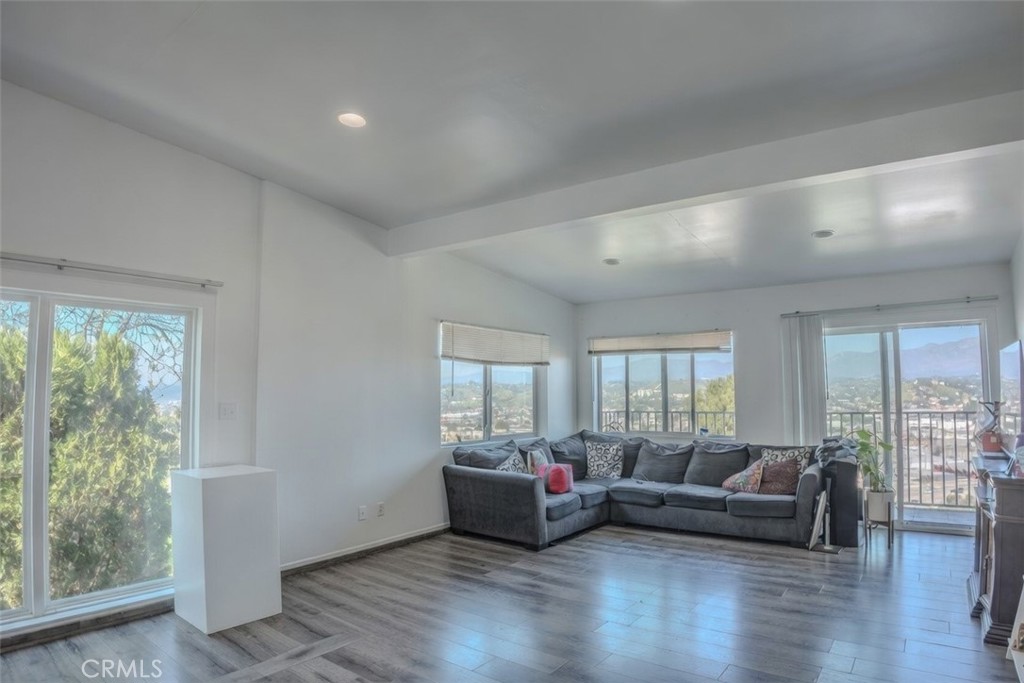 Los Angeles, California, 90063, United States, 5 Bedrooms Bedrooms, ,Residential,For Sale,2014763