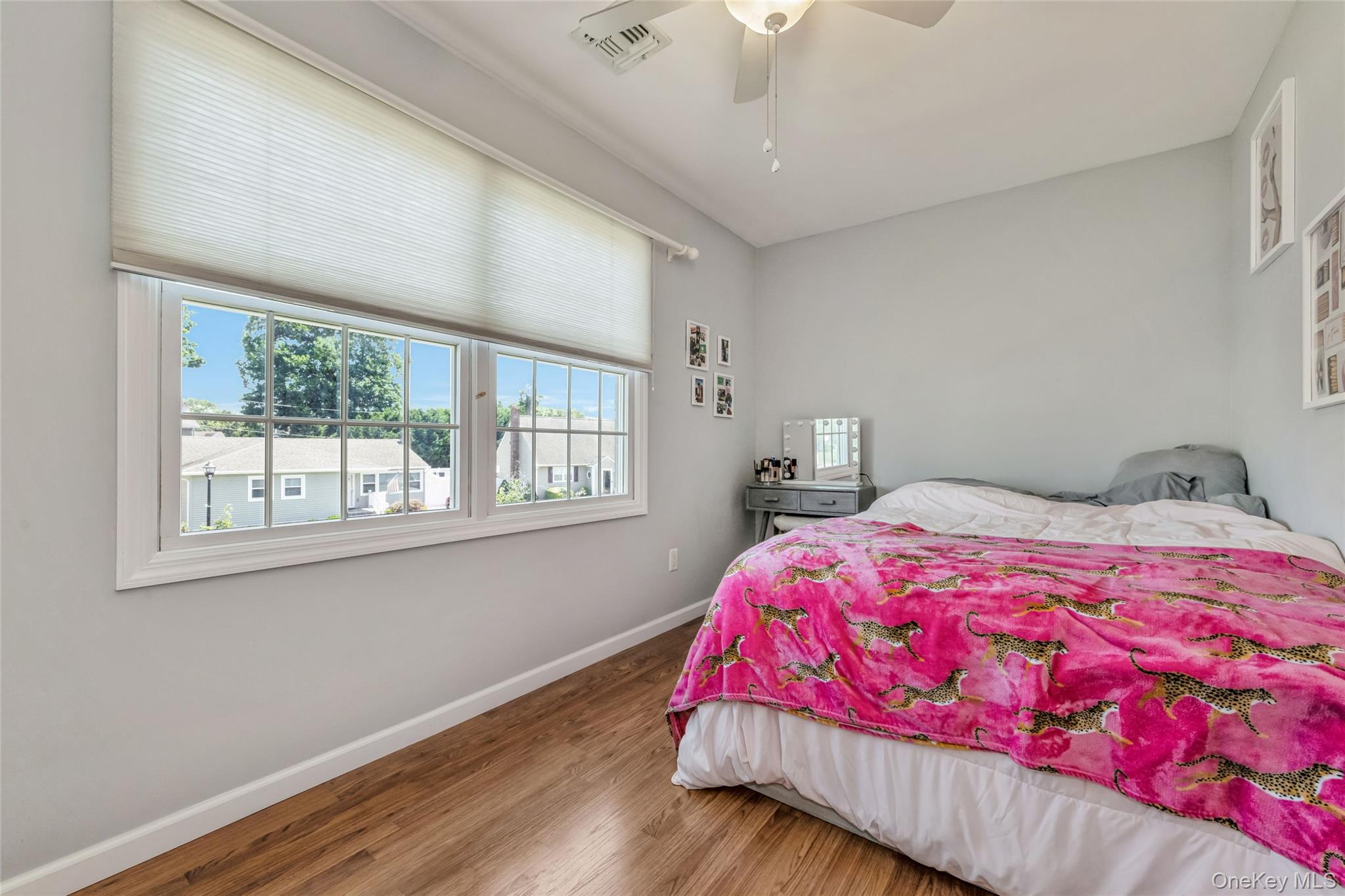 Seaford, New York, 11783, United States, 4 Bedrooms Bedrooms, ,2 BathroomsBathrooms,Residential,For Sale,1939817