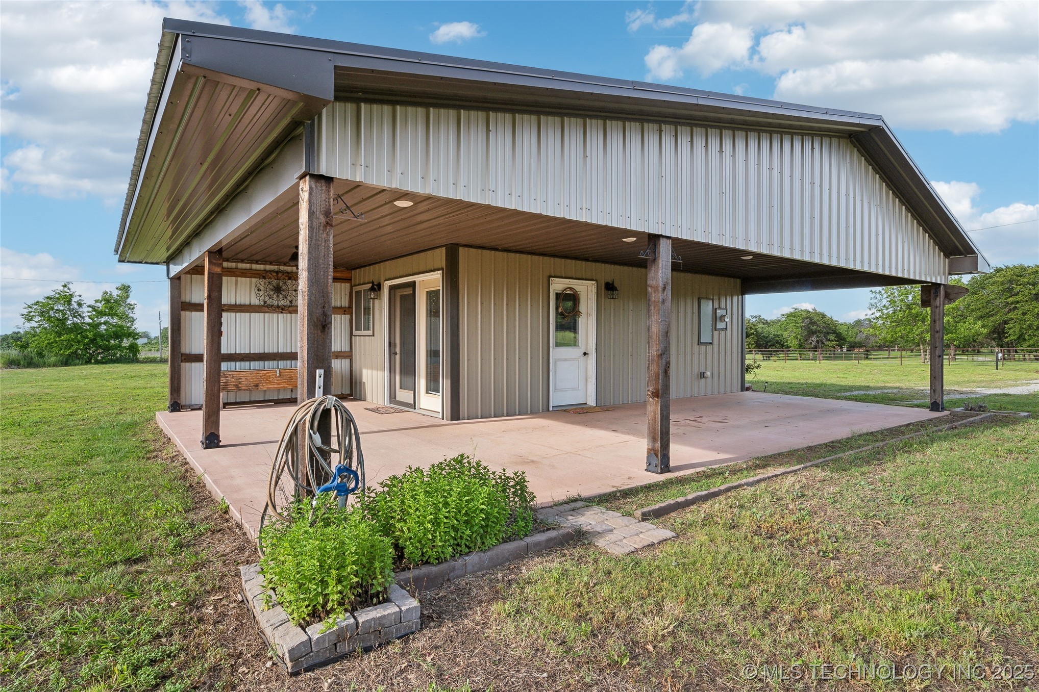 Cushing, Oklahoma, 74023, United States, 1 Bedroom Bedrooms, ,2 BathroomsBathrooms,Residential,For Sale,1840367