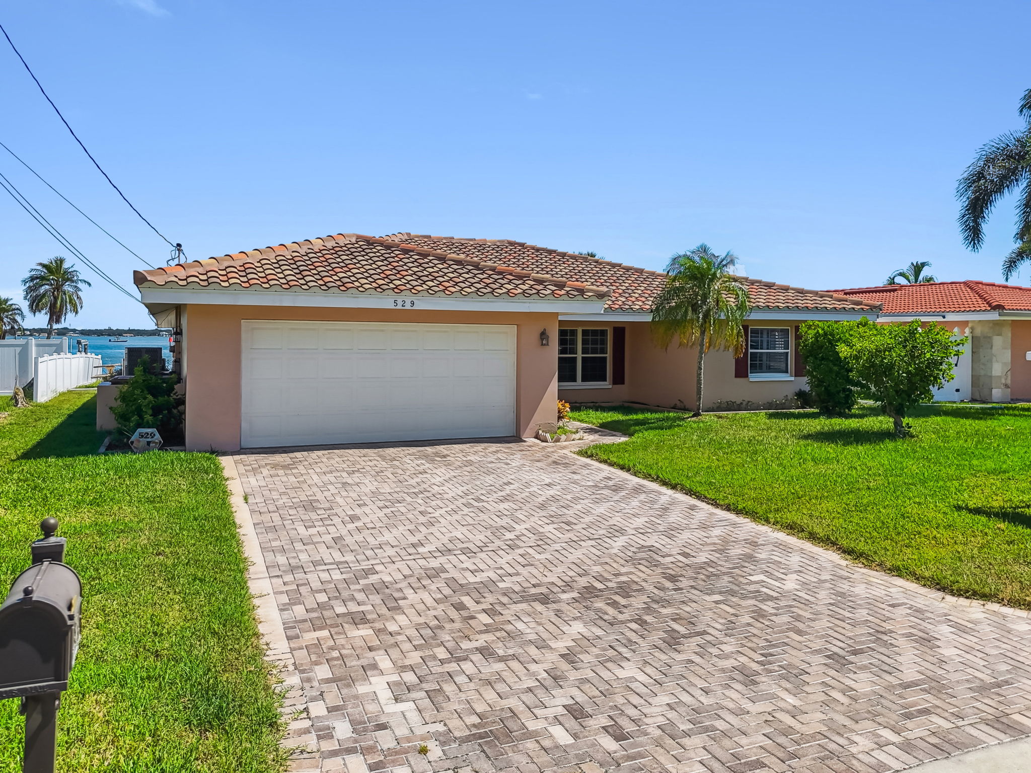 Madeira Beach, Florida, 33708, United States, 4 Bedrooms Bedrooms, ,2 BathroomsBathrooms,Residential,For Sale,2005483