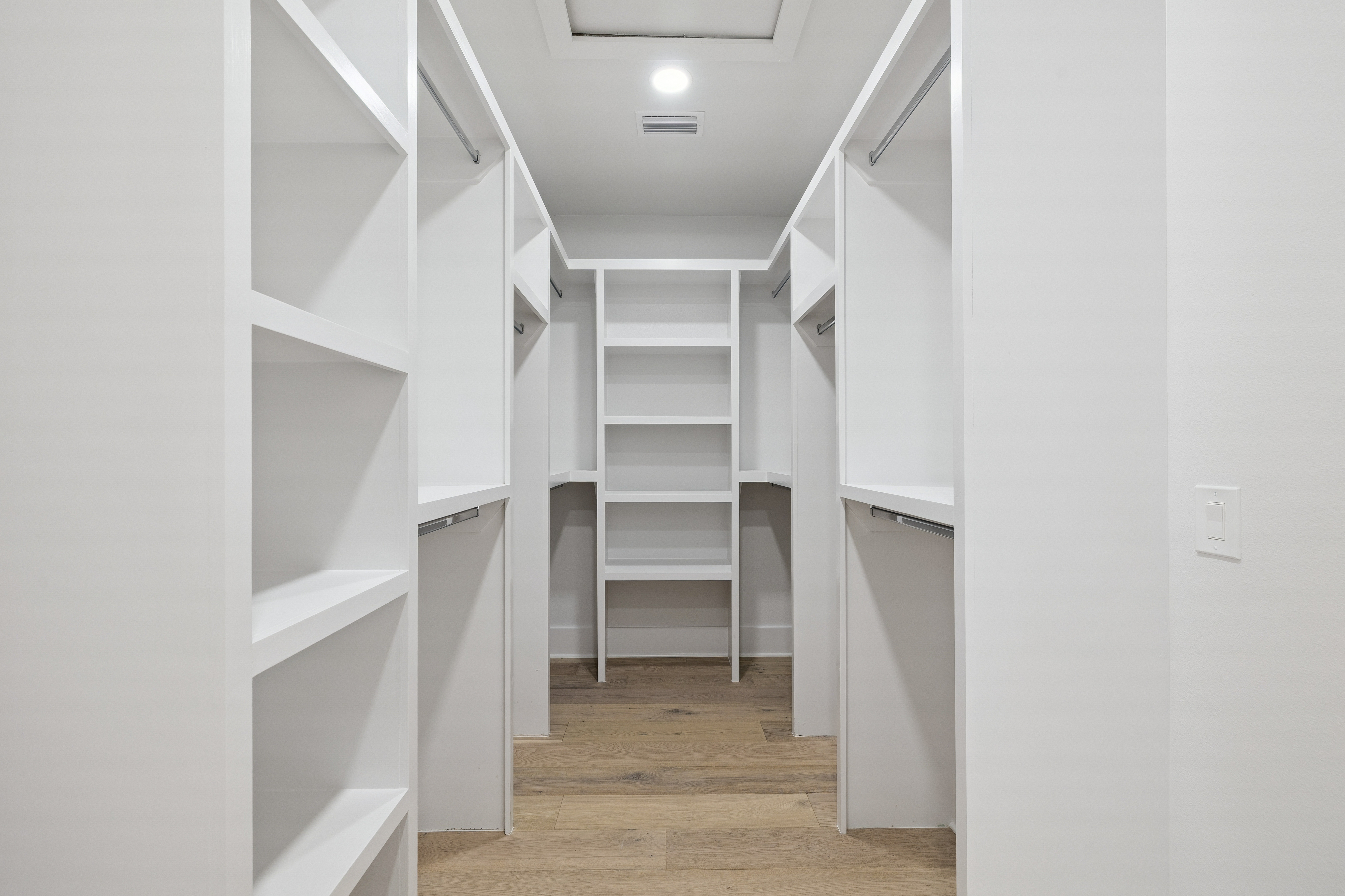  Waterfront Canal Home With Expanded Floor Plan And Bay Access - 物件實景