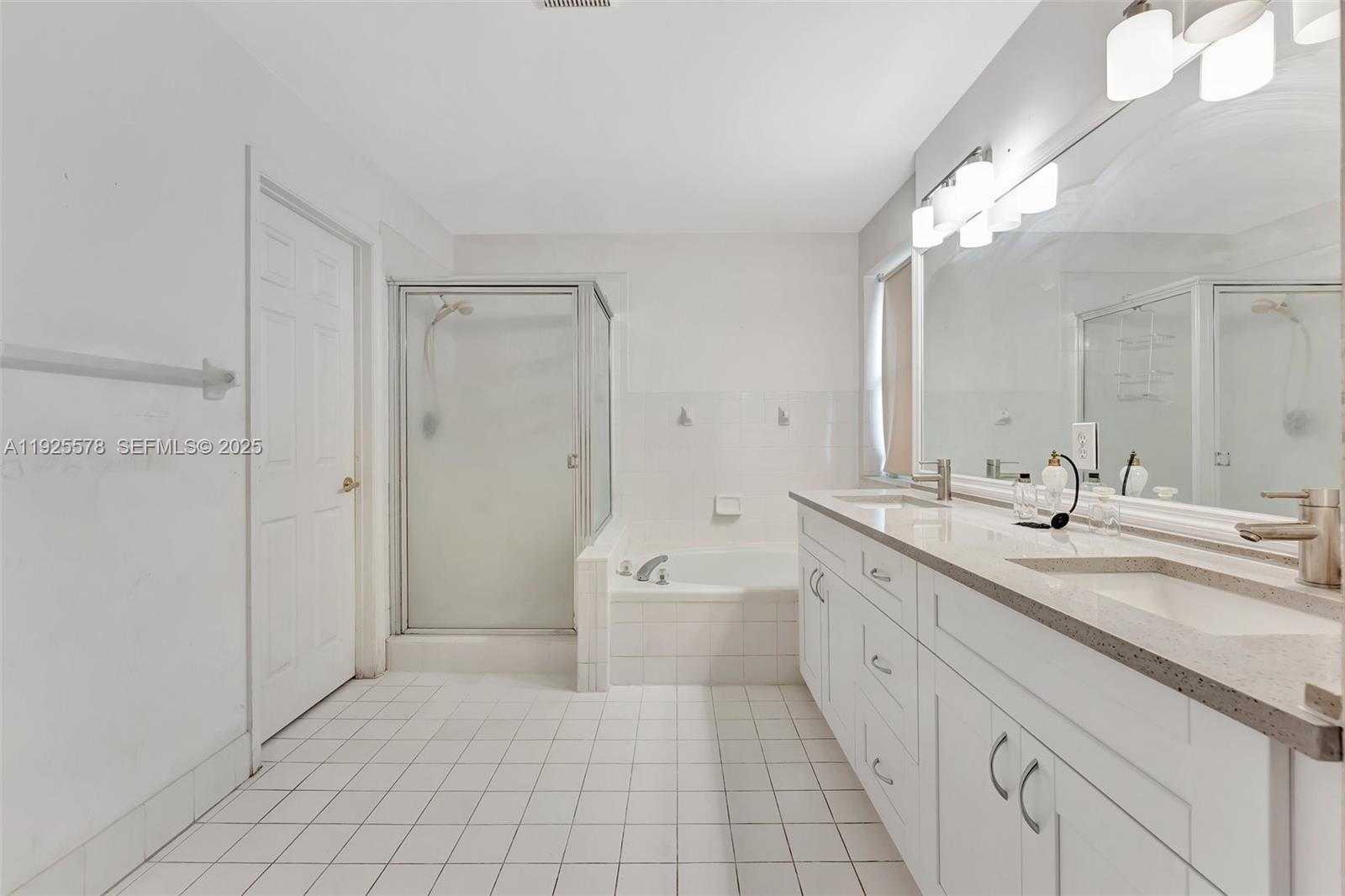 Weston, Florida, 33331, United States, 4 Bedrooms Bedrooms, ,3 BathroomsBathrooms,Residential,For Sale,2002121