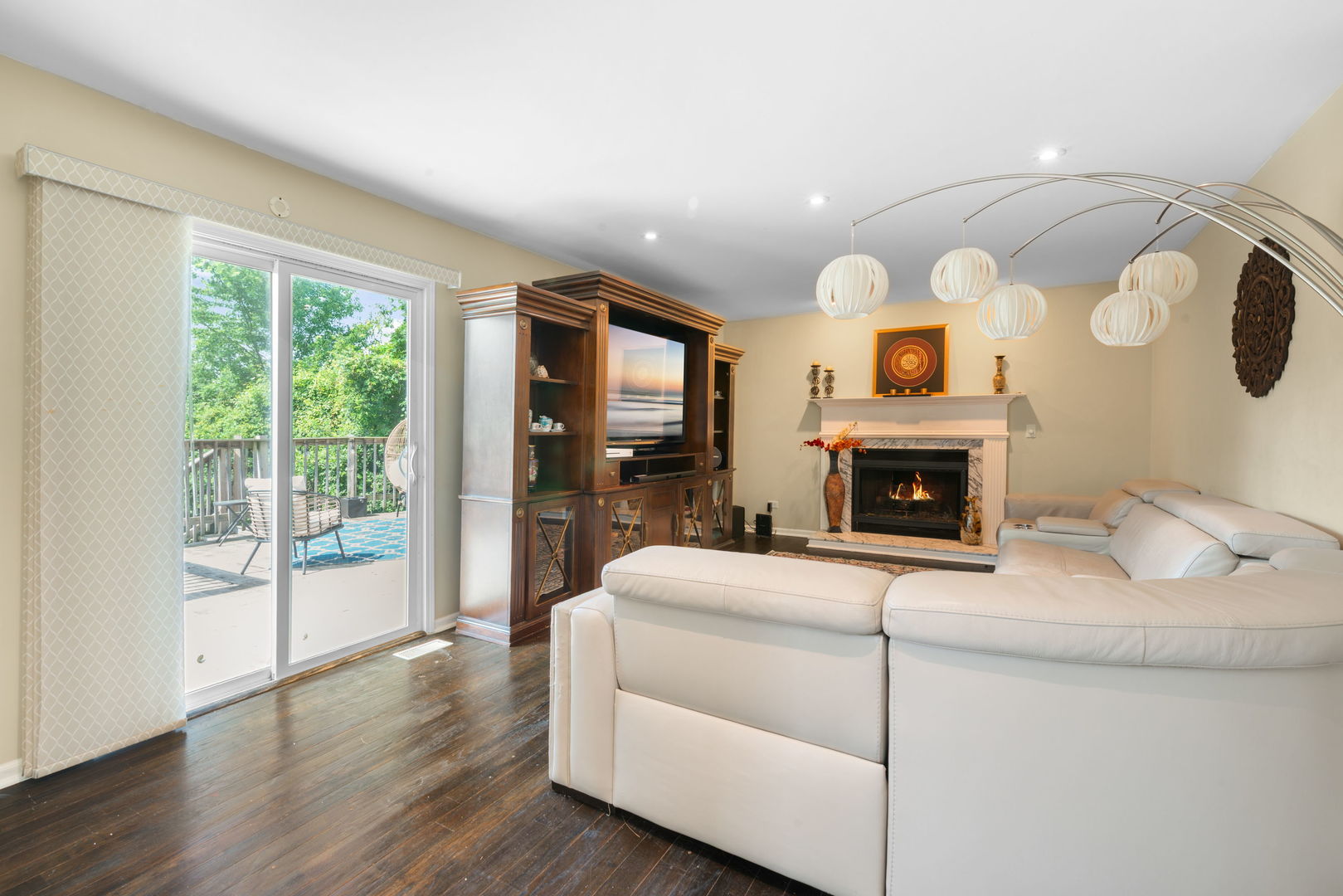 Carol Stream, Illinois, 60188, United States, 4 Bedrooms Bedrooms, ,4 BathroomsBathrooms,Residential,For Sale,1903494