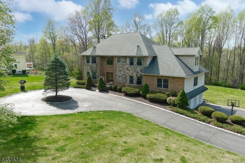 Andover Twp., New Jersey, 07821, United States, 4 Bedrooms Bedrooms, ,3 BathroomsBathrooms,Residential,For Sale,1793413