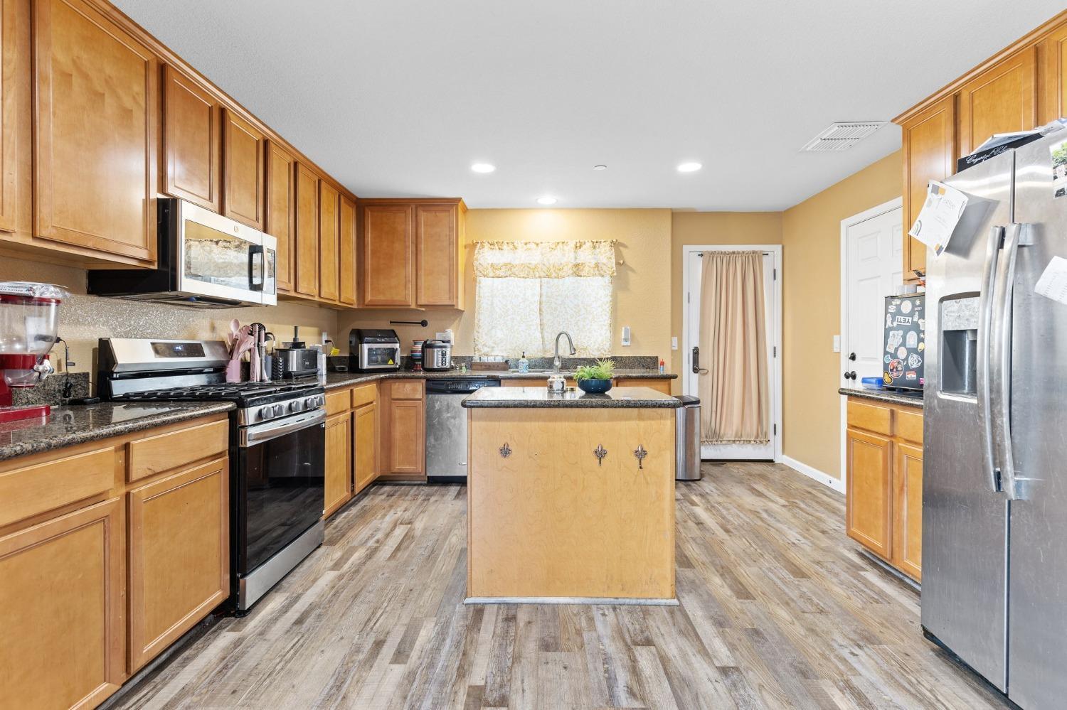 Woodland, California, 95776, United States, 3 Bedrooms Bedrooms, ,3 BathroomsBathrooms,Residential,For Sale,1910654